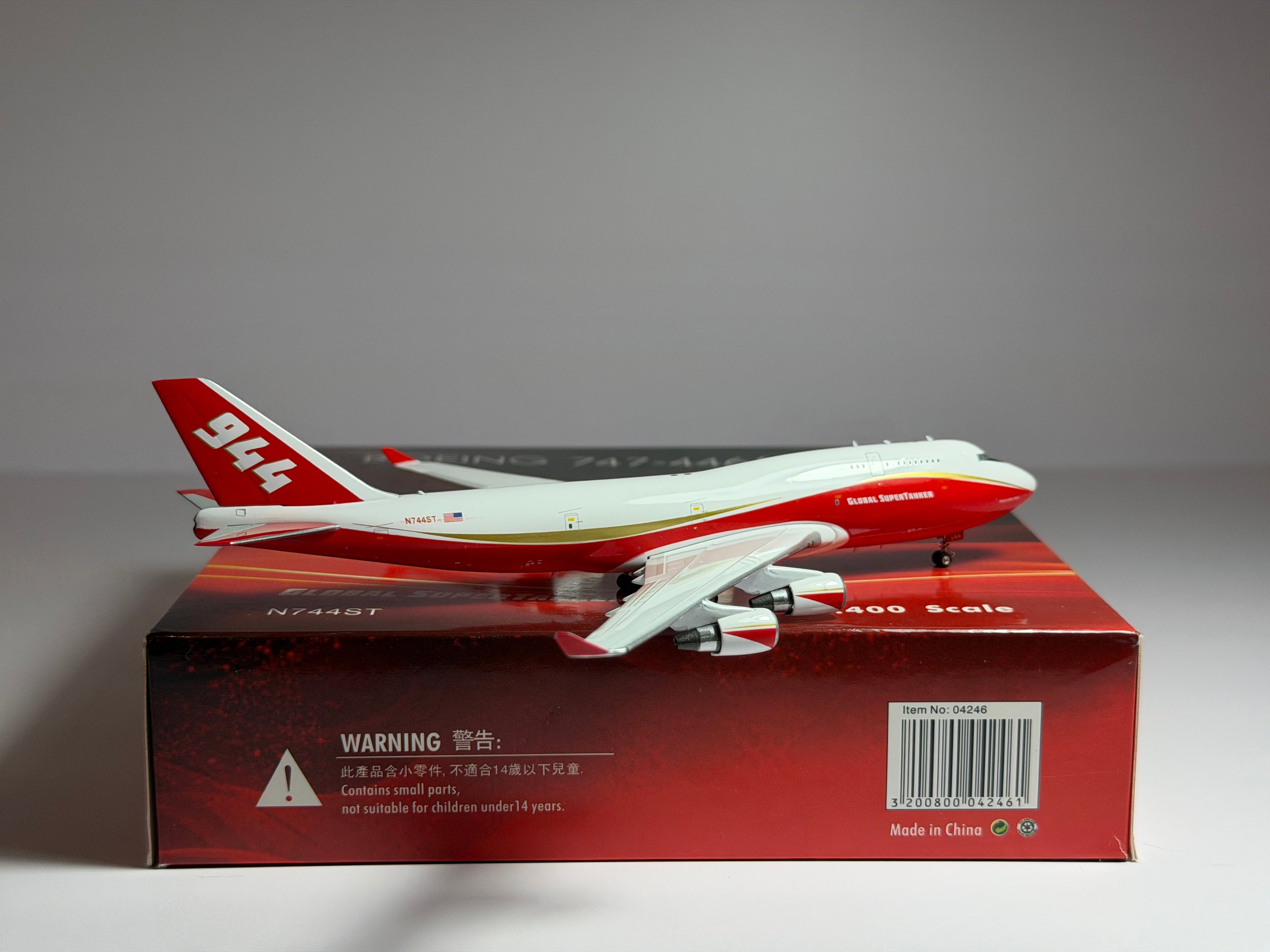 Global SuperTanker Boeing 747-400F 1:400 Phoenix N744ST (PH404246)