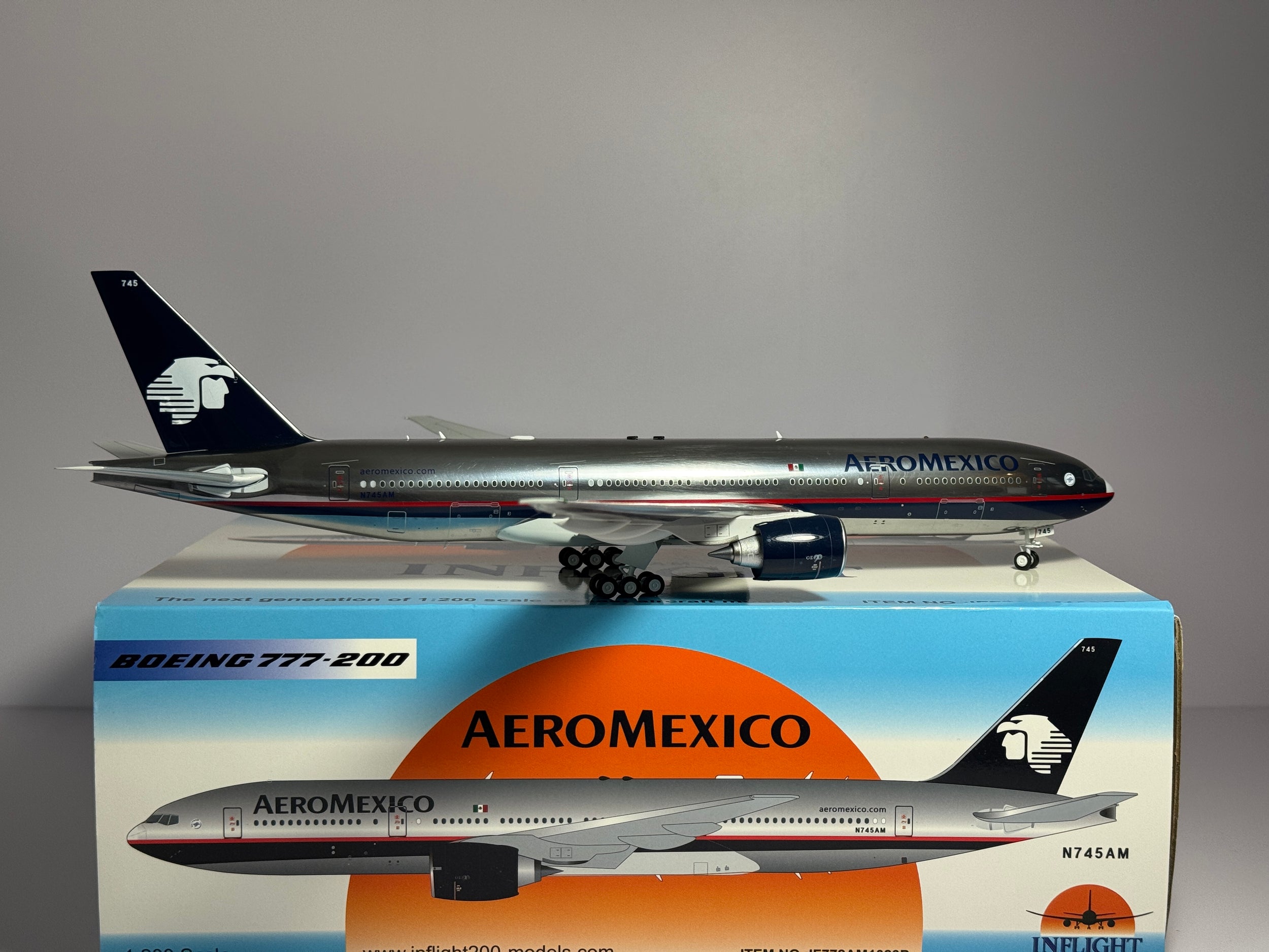 Inflight 1:200 Aeromexico Boeing 777-200 N745AM polished IF772AM1023P