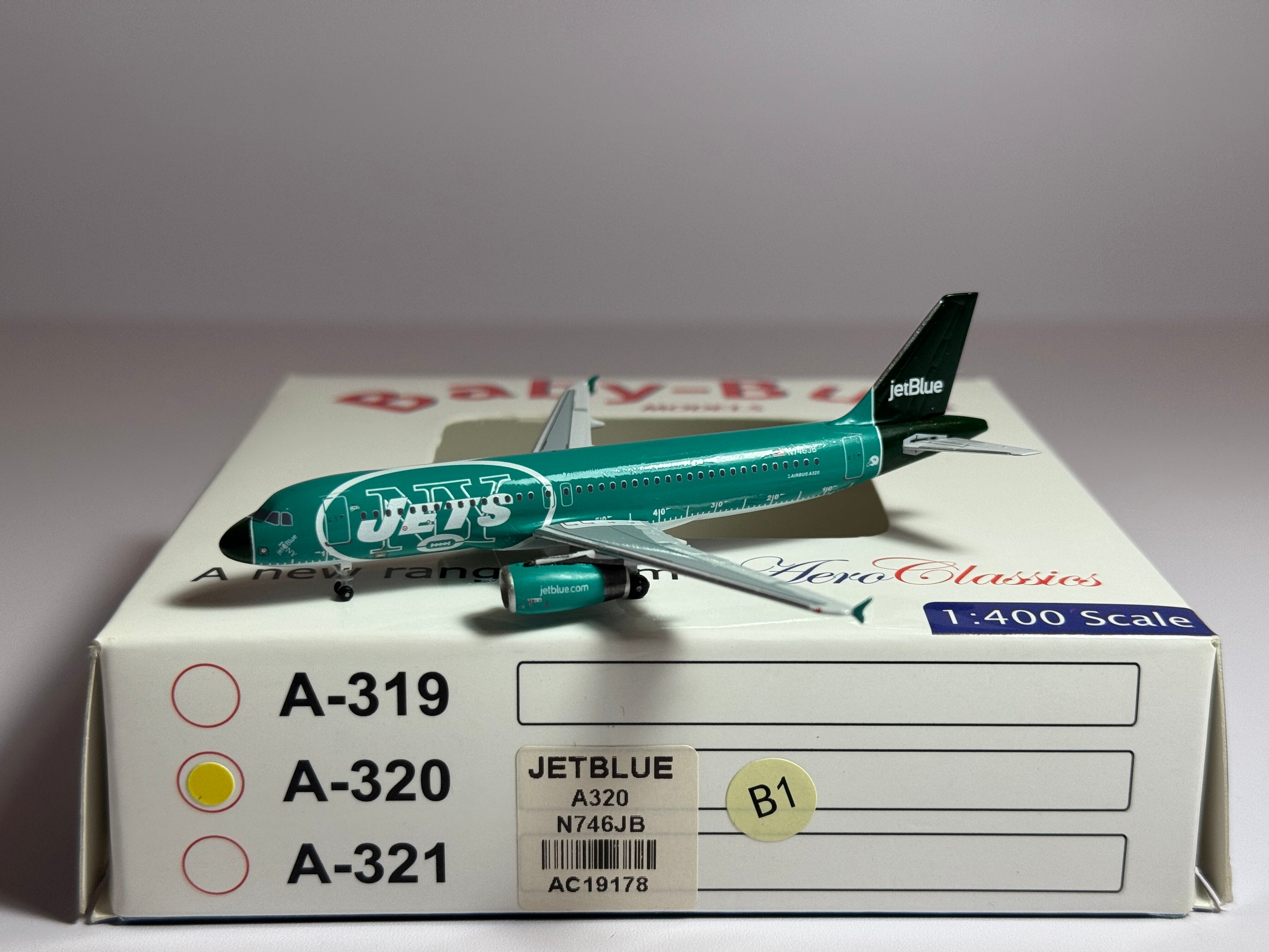 Aeroclassics 1:400 JetBlue Airbus A320-200 N746JB NY Jets AC19178