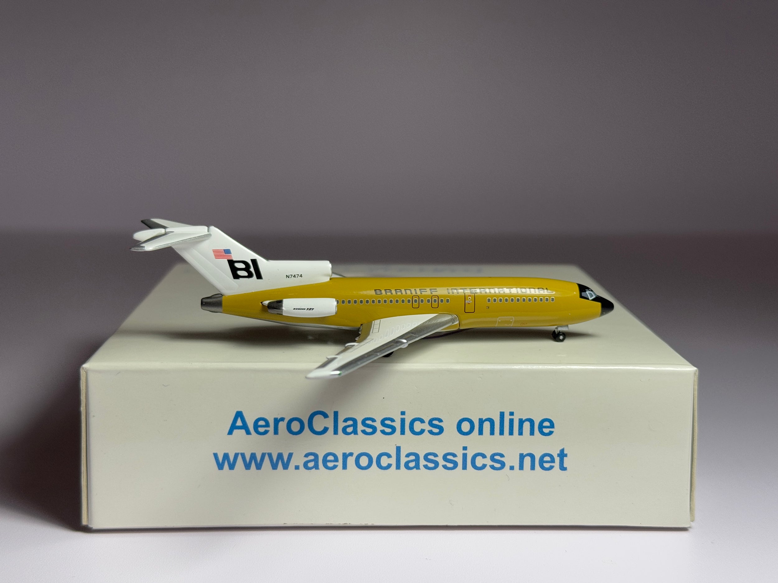 Aeroclassics 1:400 Braniff International Boeing 727-100 N7474 Ochre Jellybean ACN7474