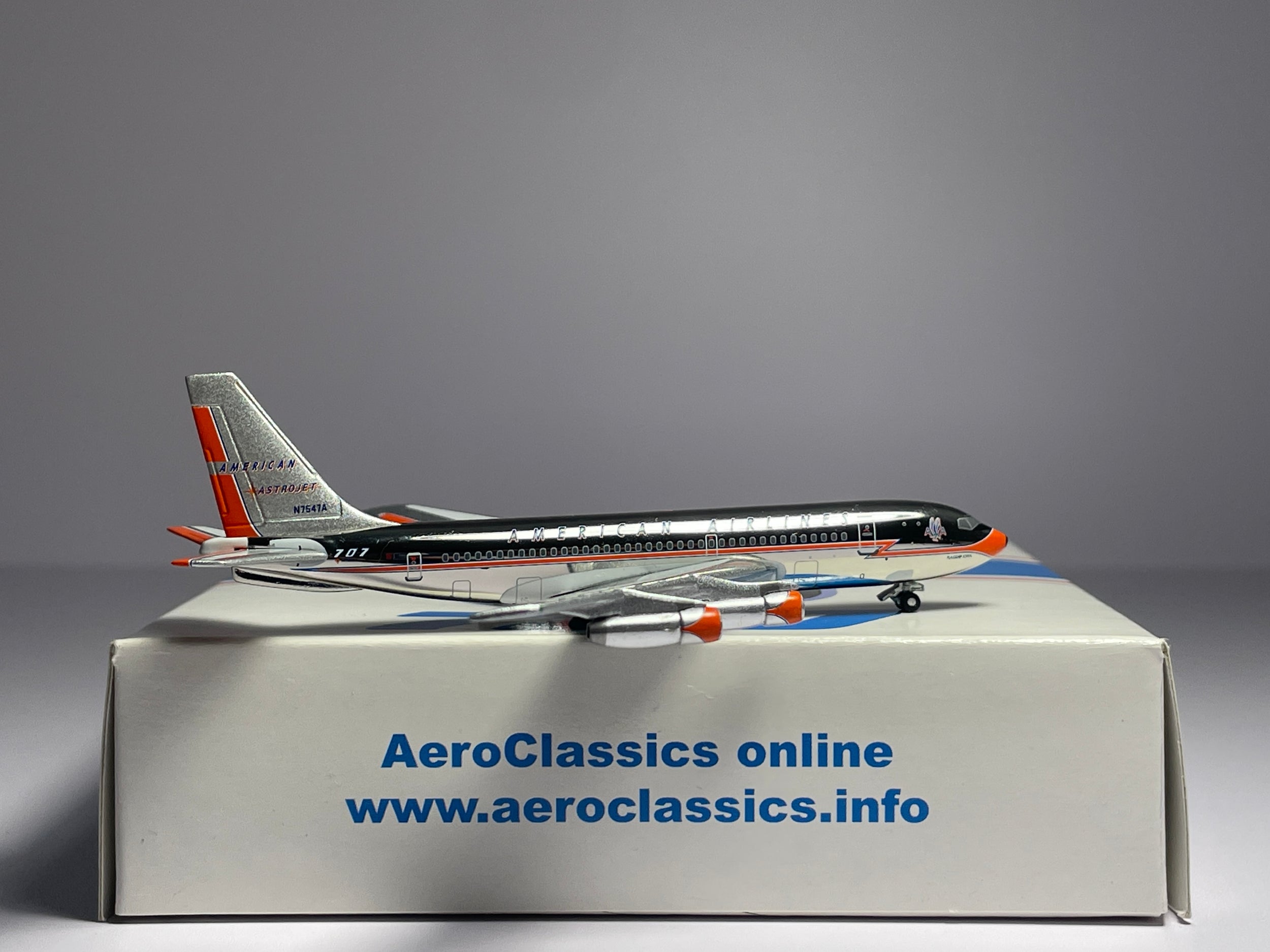 Aeroclassics 1:400 American Airlines Boeing 720B N7547A AC18062B