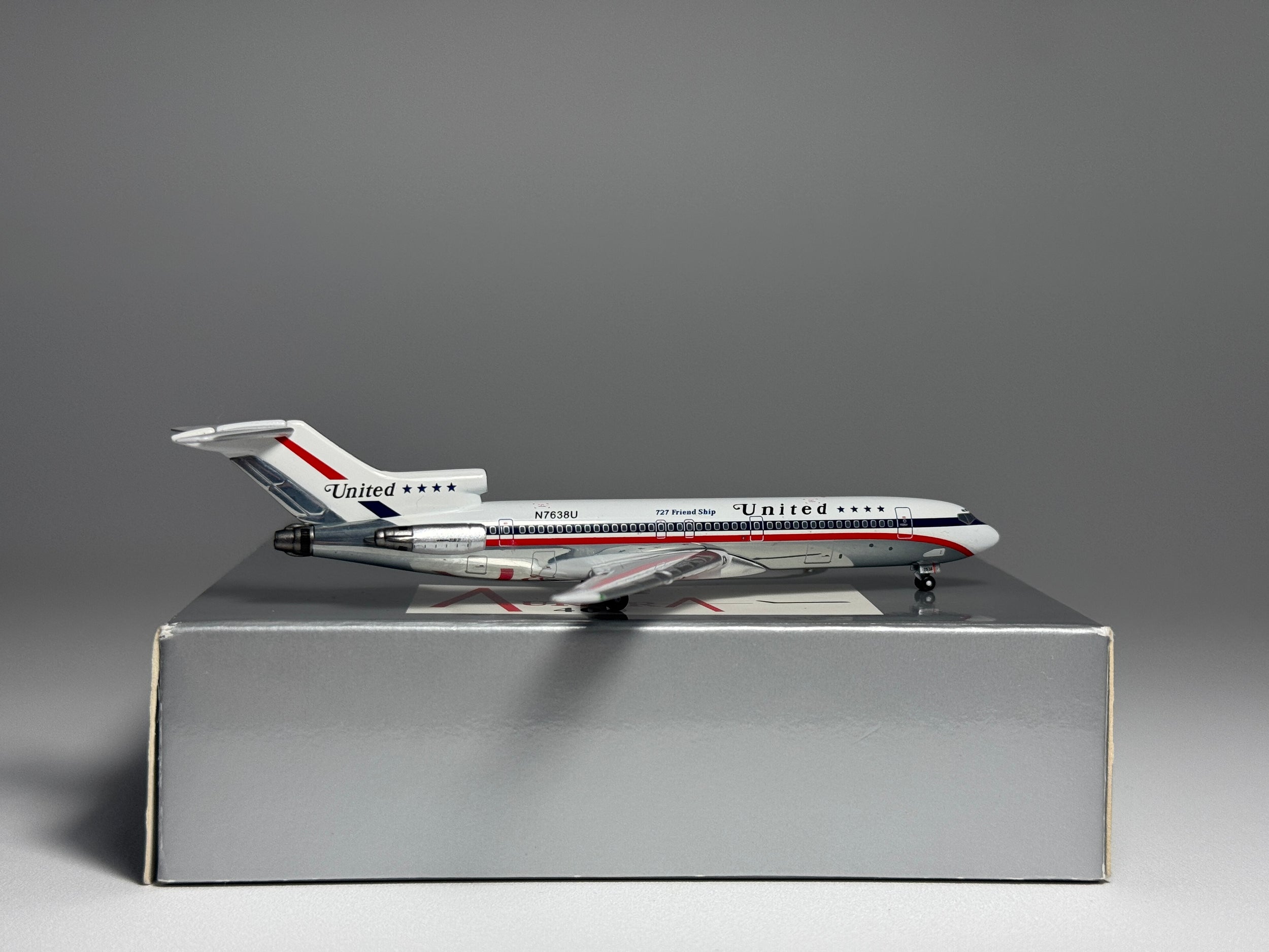Aeroclassics 1:400 United Airlines Boeing 727-200 N7638U Stars & Bars ACN7638U