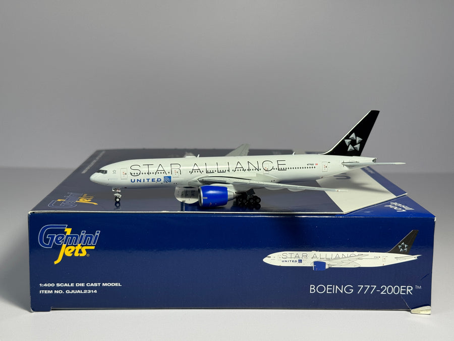Gemini Jets 1:400 United Airlines Boeing 777-200ER N77022 "Star Alliance" GJUAL2314