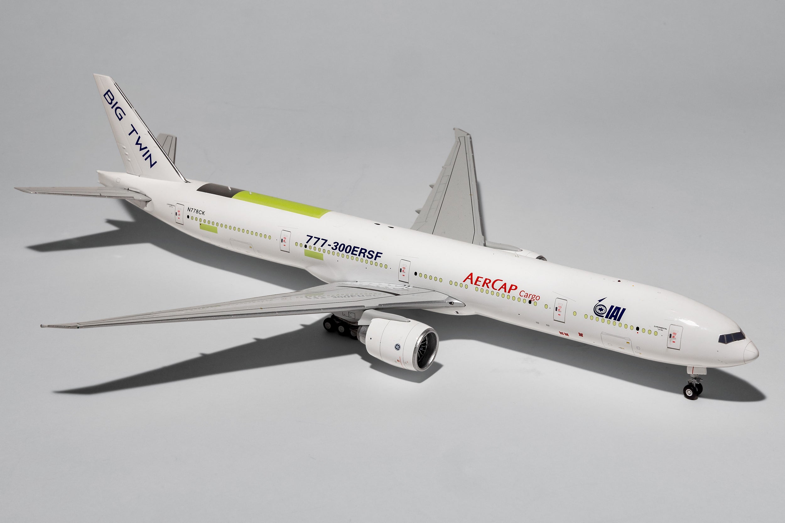 JC Wings 1:200 Kalitta Air Boeing 777-300ERSF N778CK P2F bare metal LH2457