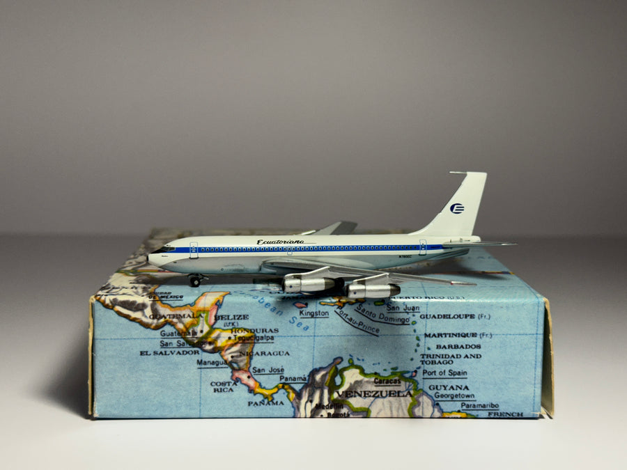 Aeroclassics 1:400 Ecuatoriana Boeing 720B N780EC Pan Am hybrid ACECR051