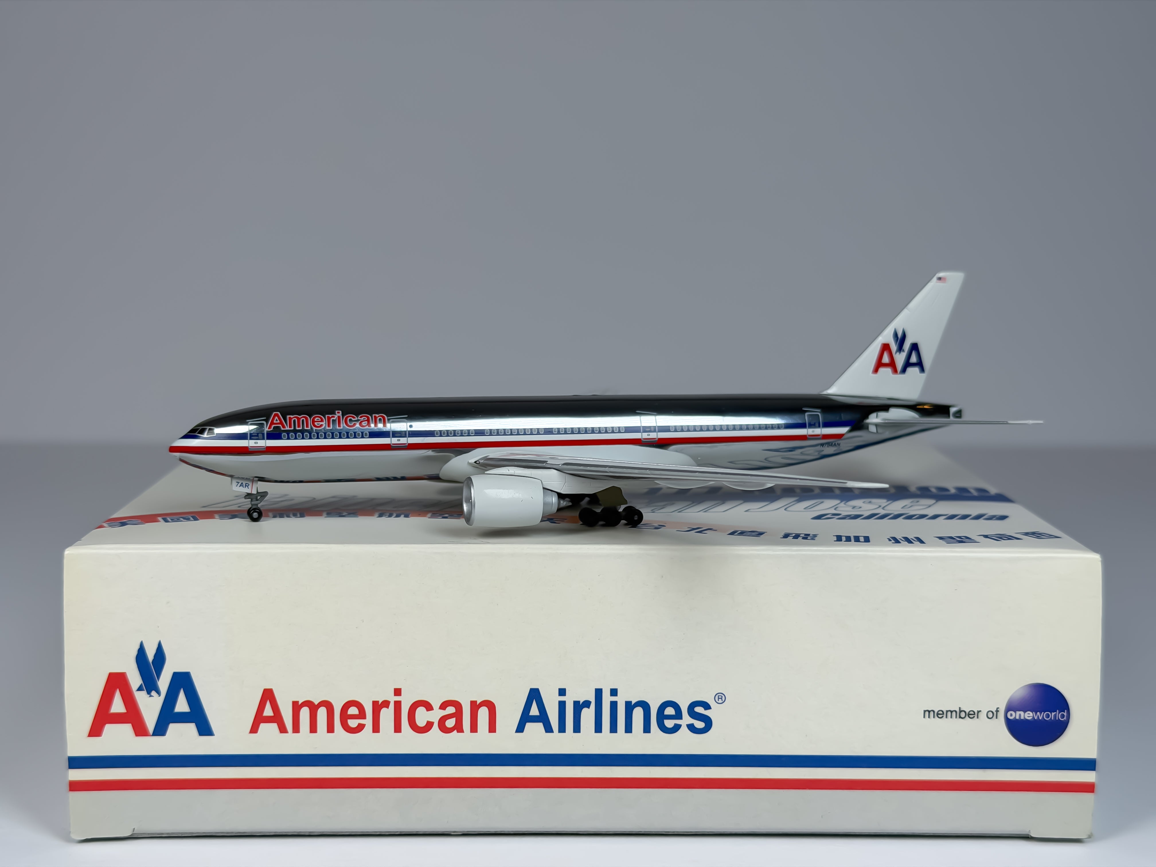 American Airlines Boeing 777-200 1:400 Dragon Wings N784AN (55301)