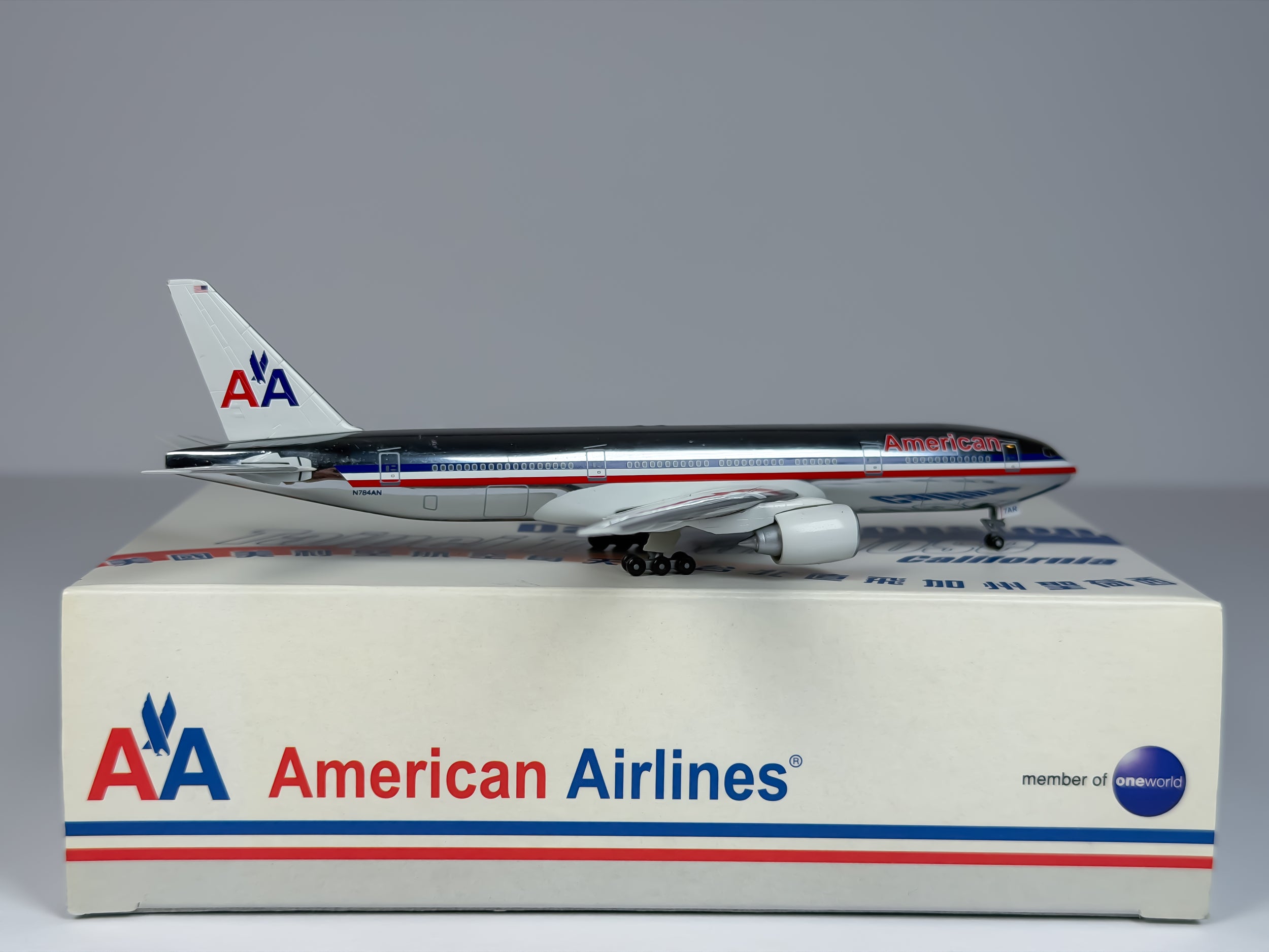 American Airlines Boeing 777-200 1:400 Dragon Wings N784AN (55301)