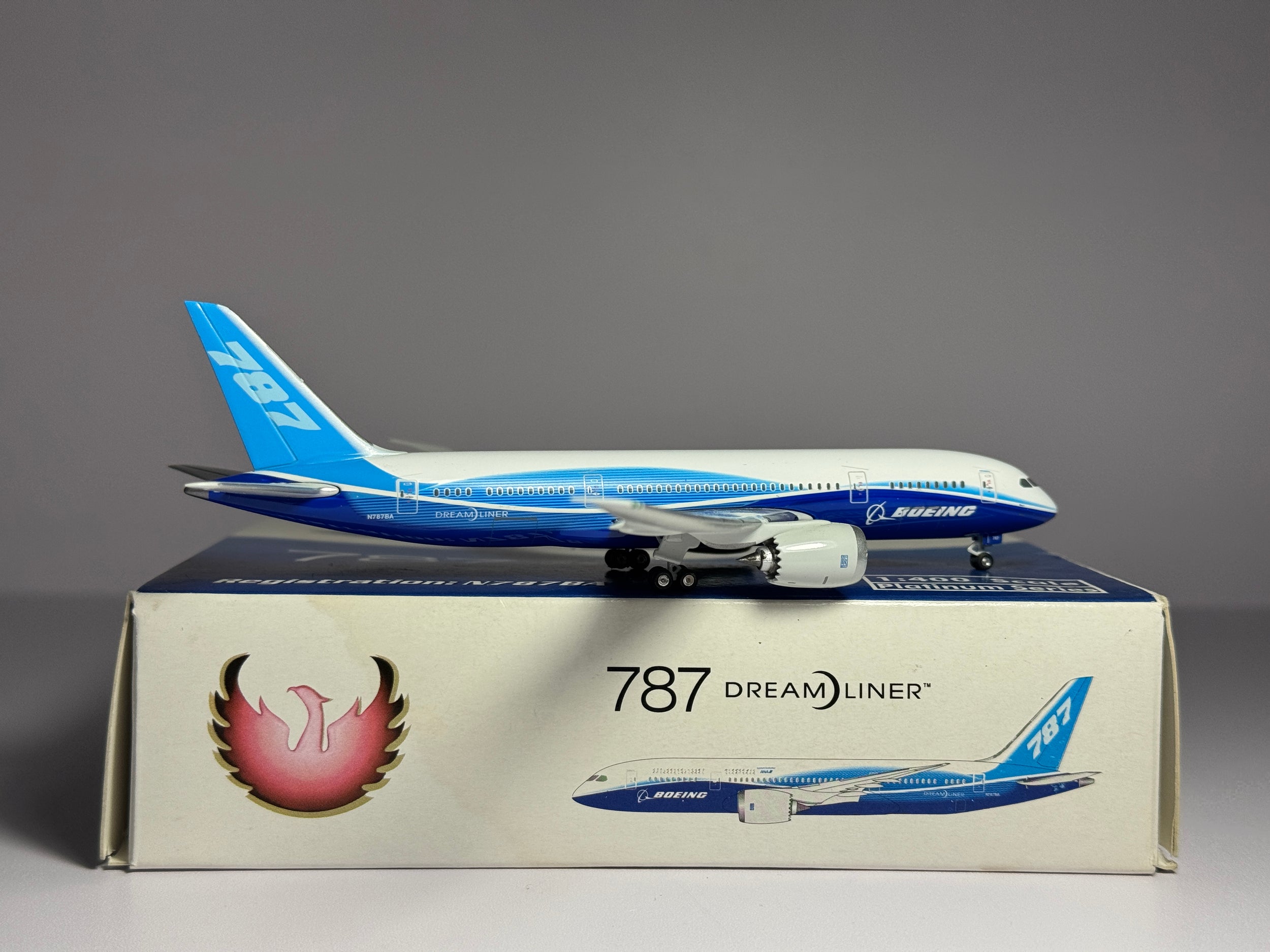 Phoenix Models 1:400 House Colors Boeing 787-800 N787BA rollout PH10187