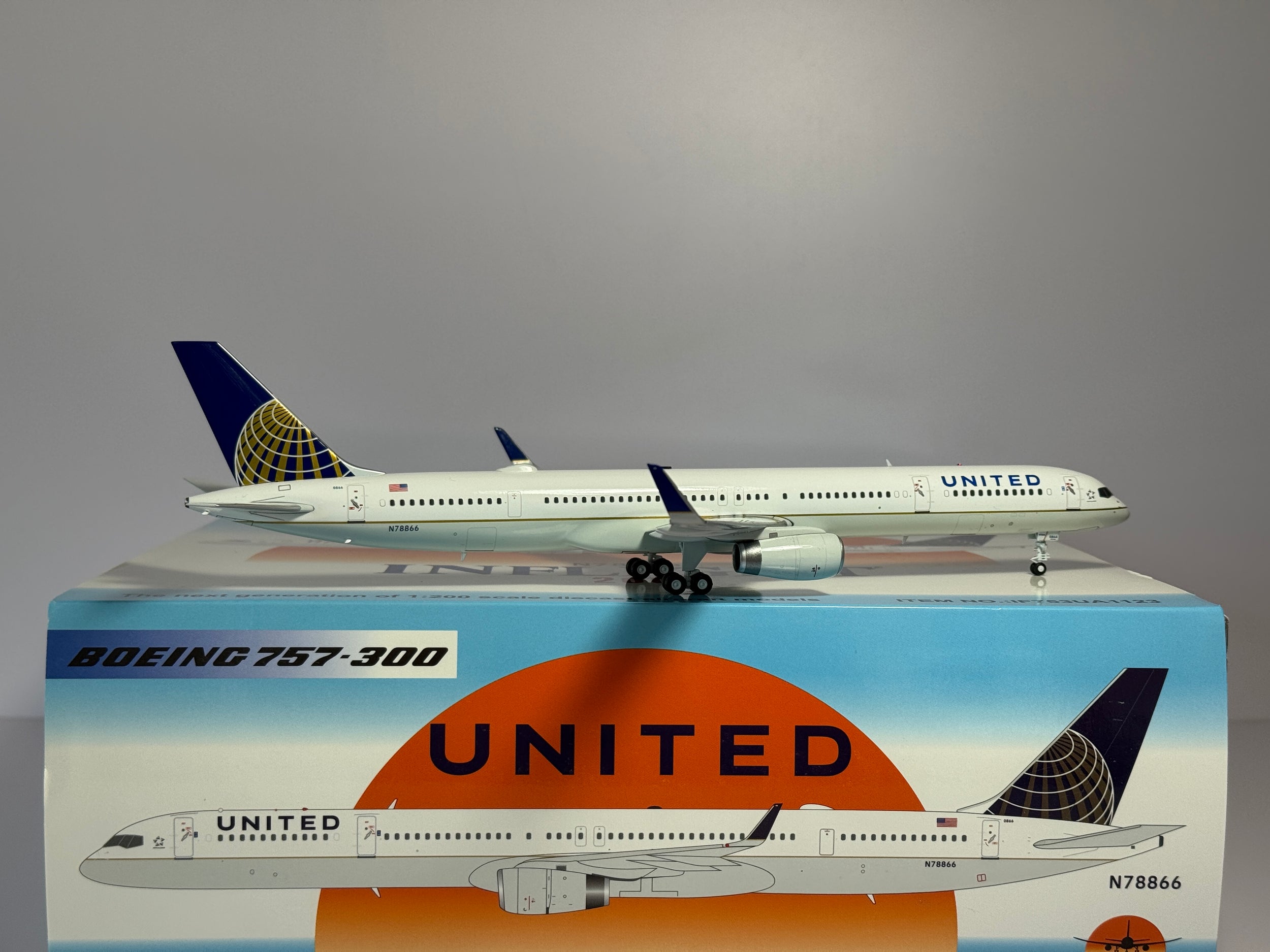 Inflight 1:200 United Airlines Boeing 757-300 N78866 Golden Globe IF753UA1123