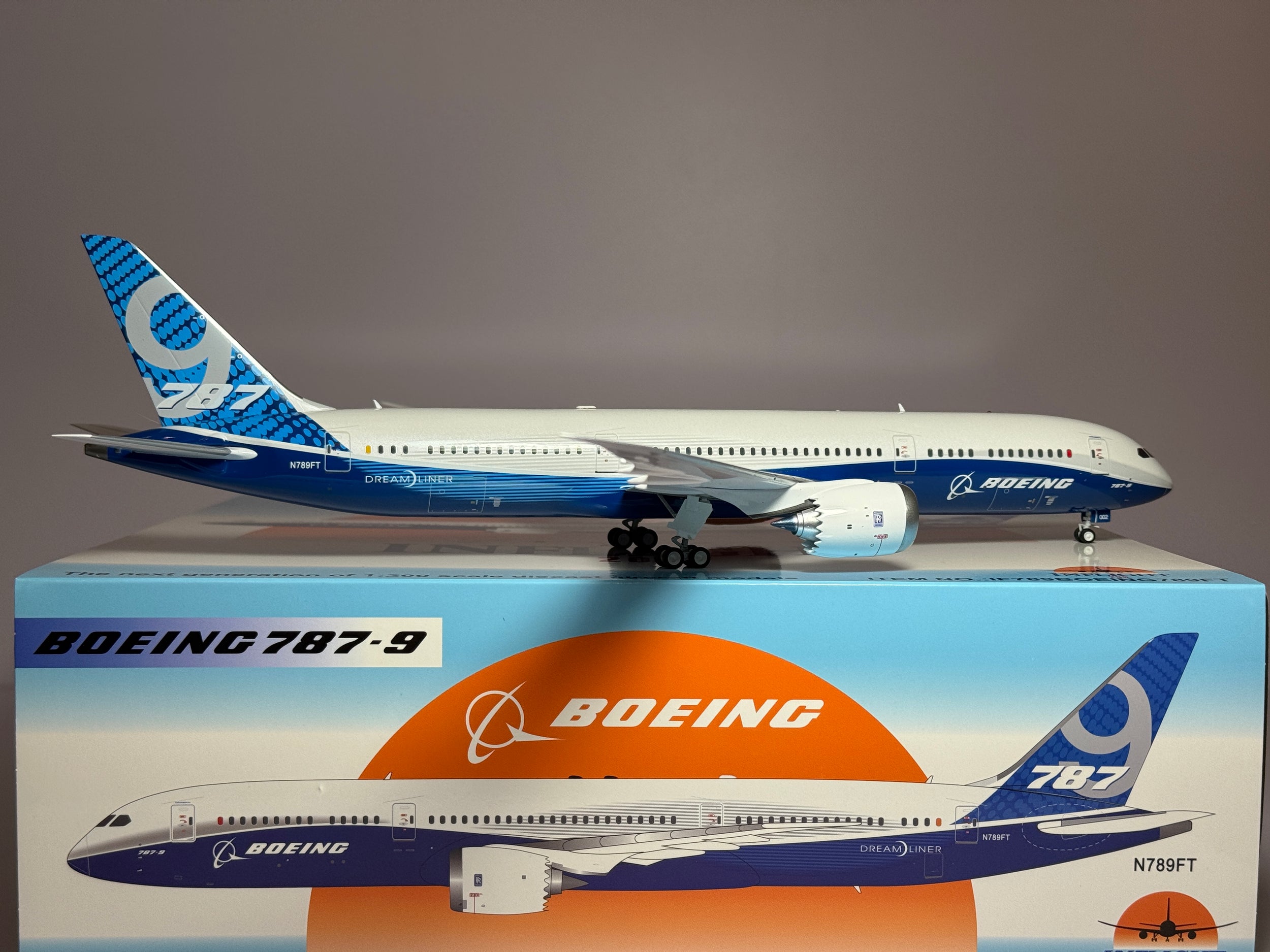 Inflight 1:200 House Colors Boeing 787-9 N789FT factory rollout IF789BOEING789FT