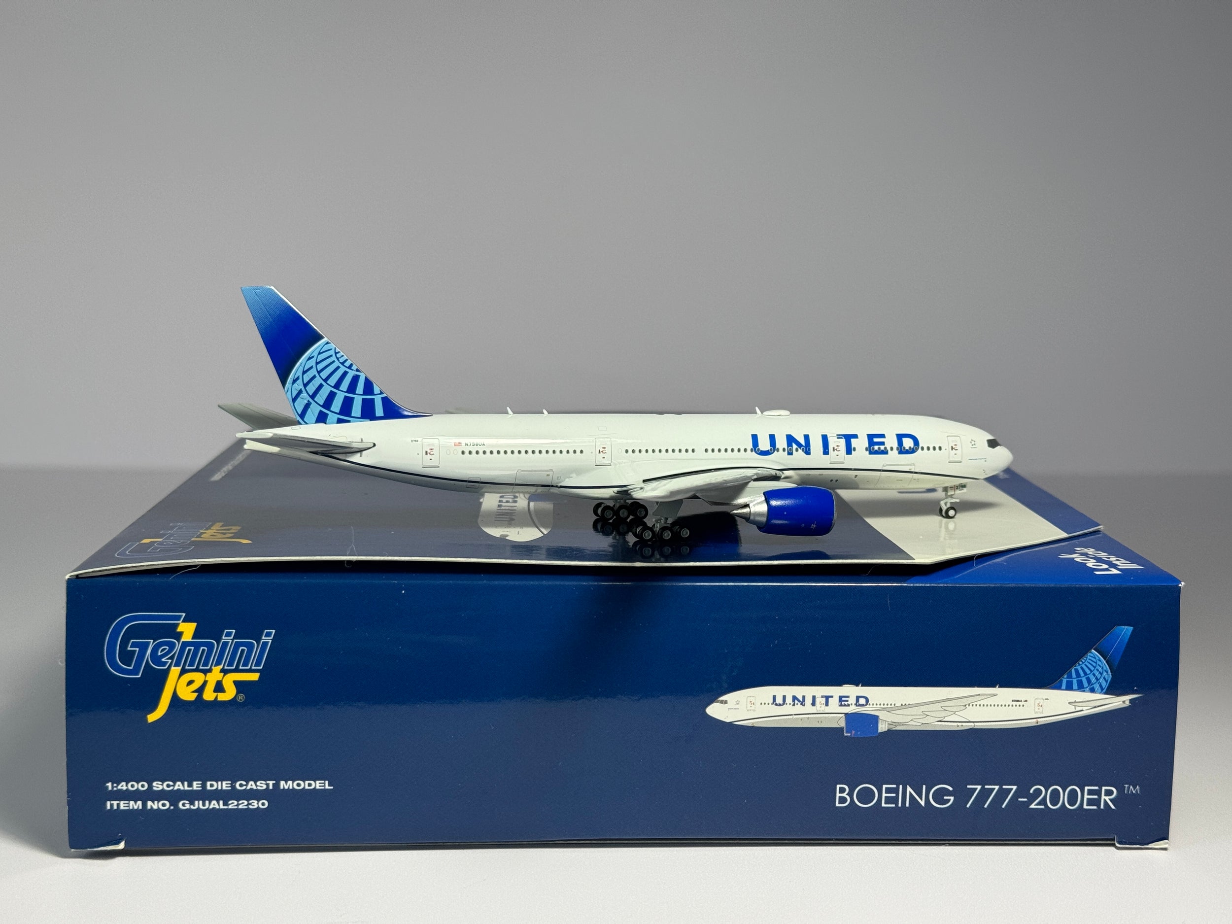 Gemini Jets 1:400 United Airlines Boeing 777-200ER N798UA Evo Blue GJUAL2230