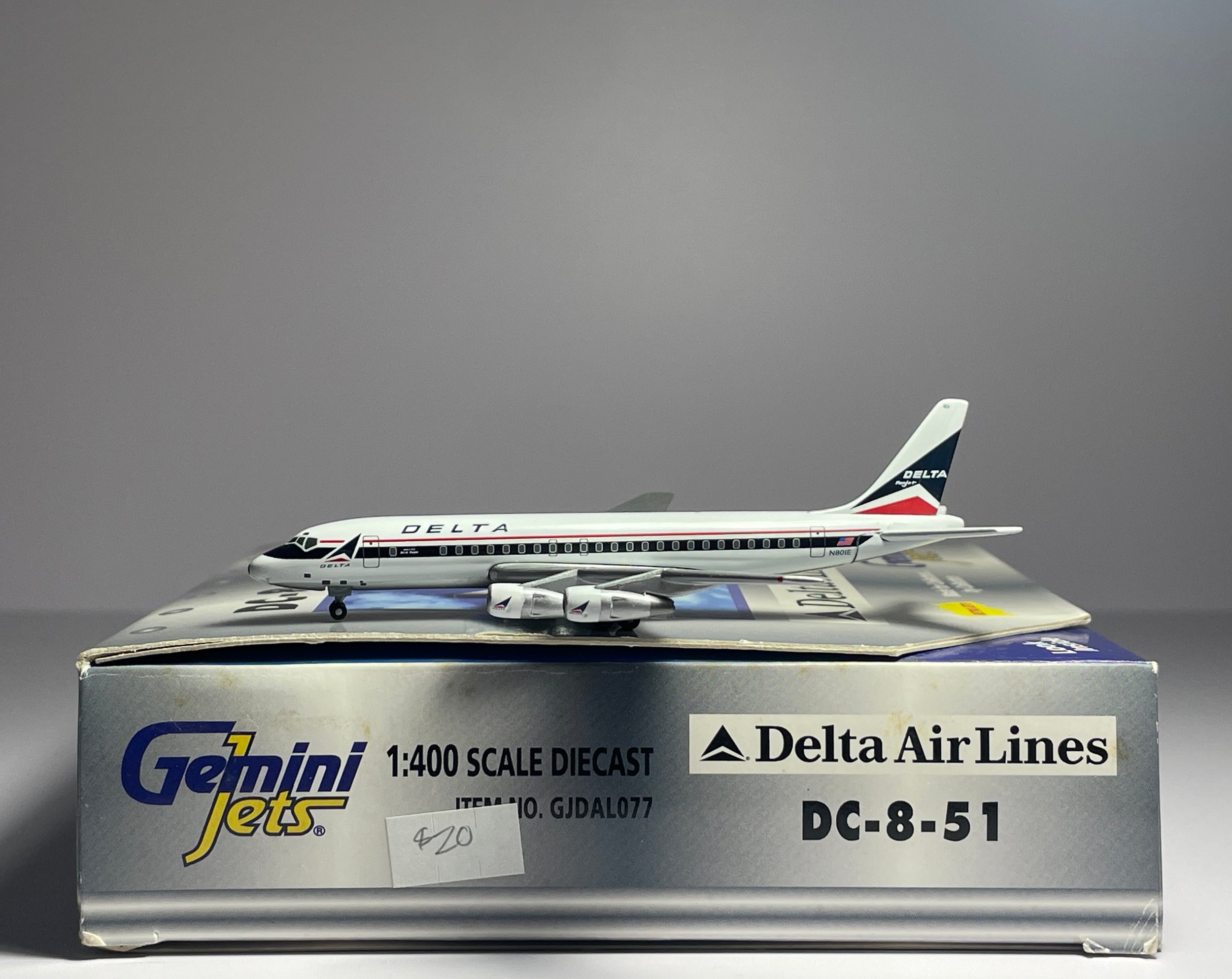 Gemini Jets 1:400 Delta Air Lines Douglas DC-8-50 N801E Widget GJDAL077