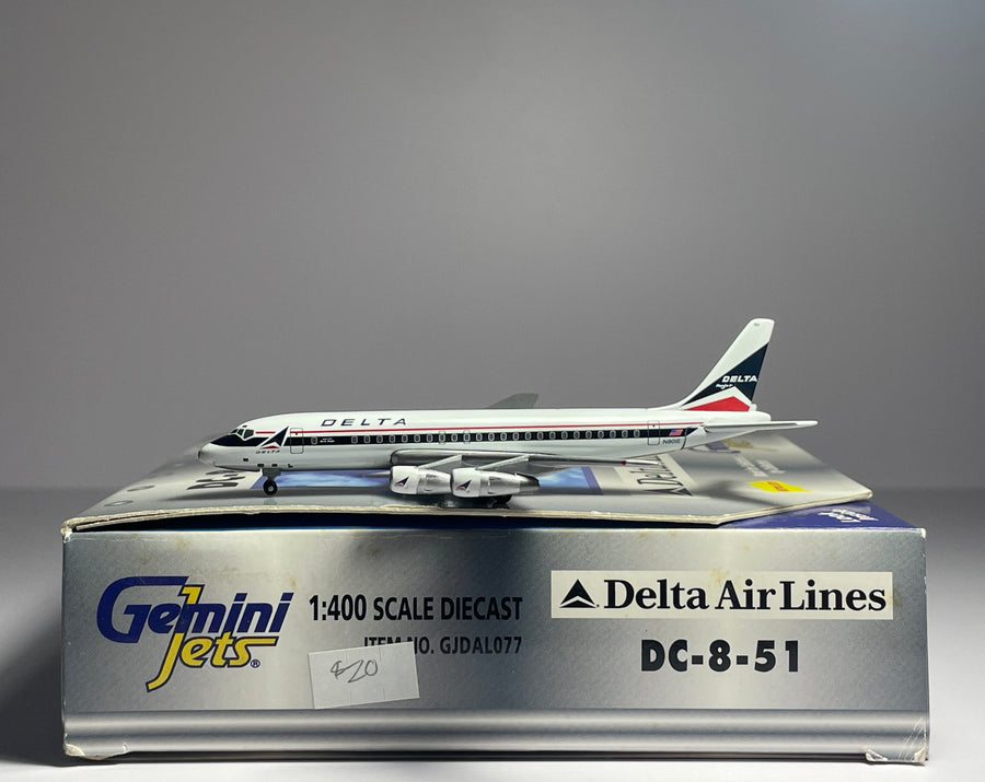 Gemini Jets 1:400 Delta Air Lines Douglas DC-8-50 N801E Widget GJDAL077