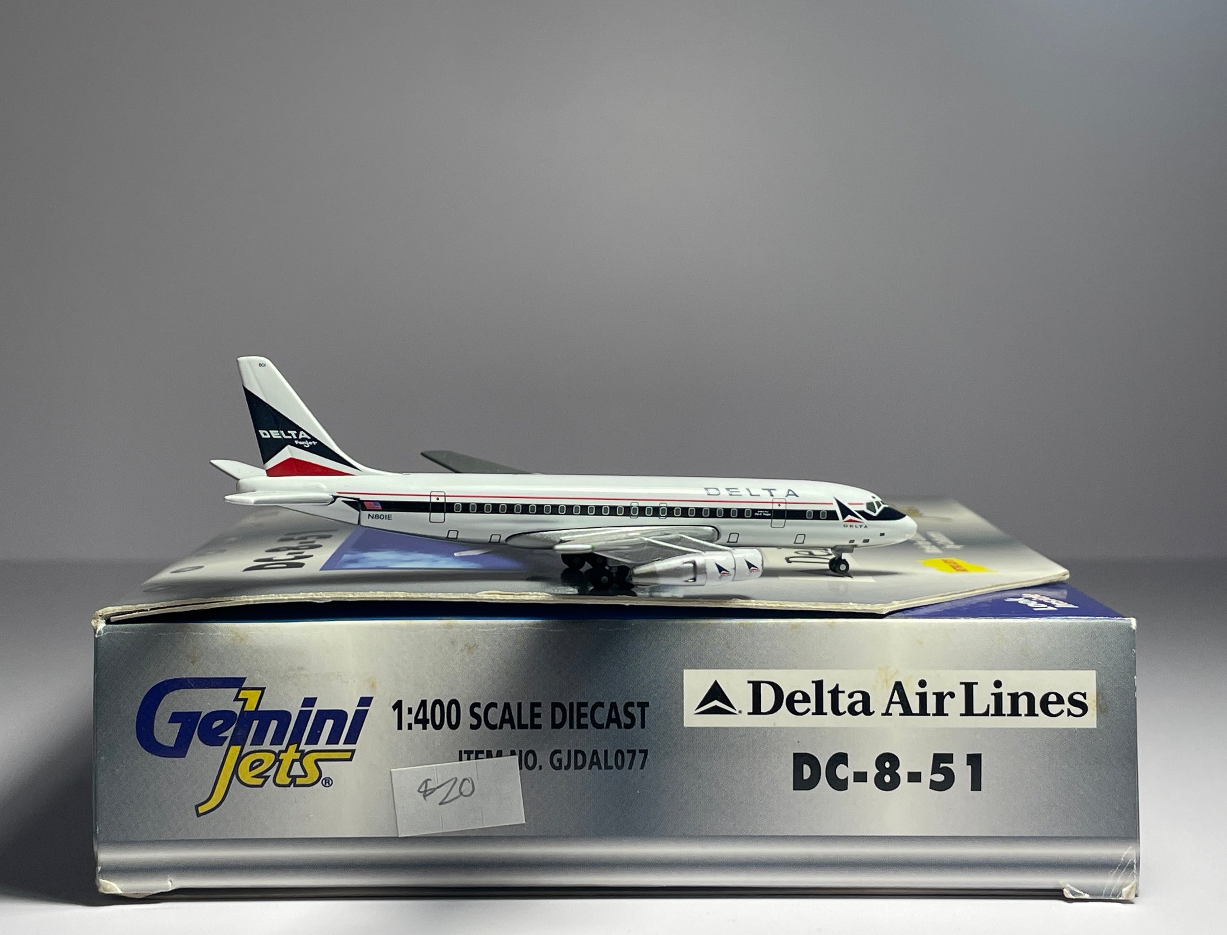Gemini Jets 1:400 Delta Air Lines Douglas DC-8-50 N801E Widget GJDAL077