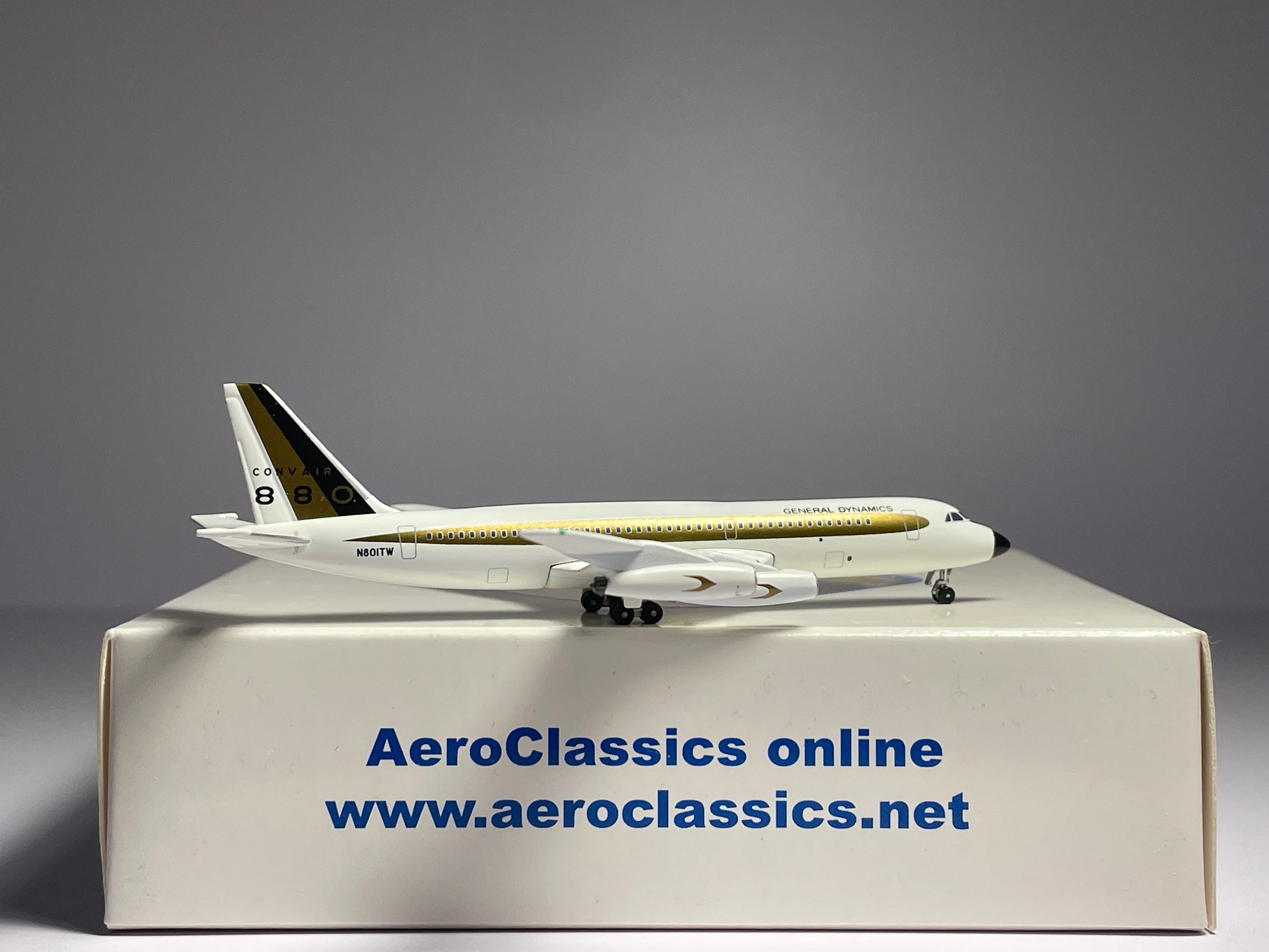 Aeroclassics 1:400 General Dynamics Convair CV-880 N801TW house colors AC90405