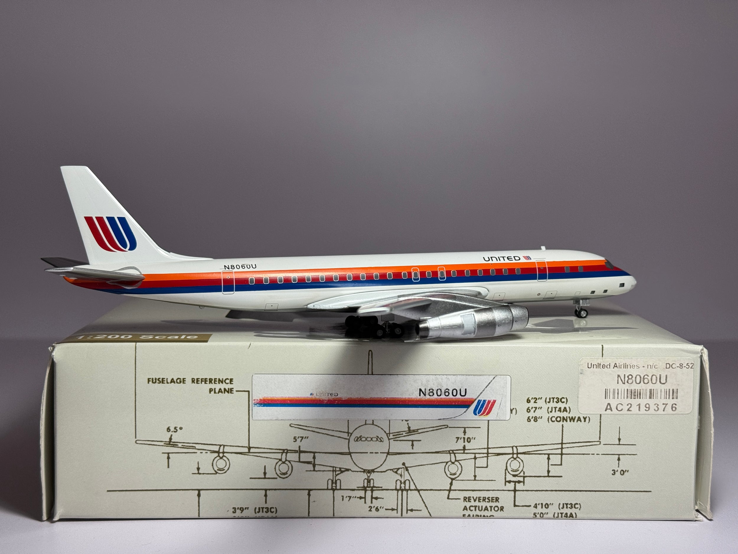 Aeroclassics 1:200 United Airlines Douglas DC-8 N8060U Saul Bass AC219376