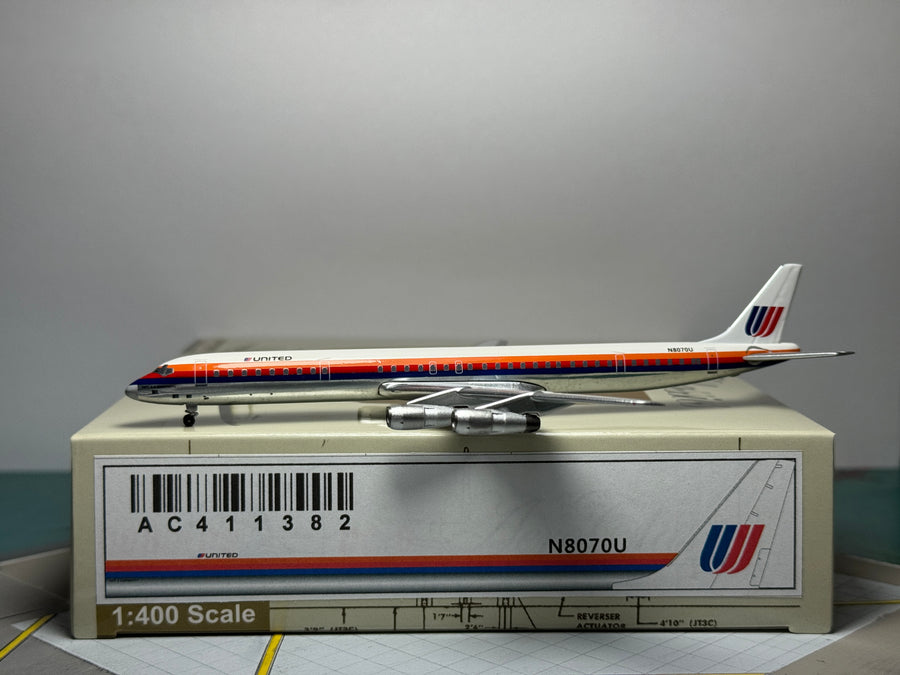 Aeroclassics 1:400 United Airlines Douglas DC-8 N8070U Saul Bass AC411382
