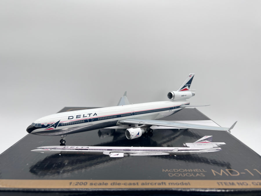 Gemini Jets 1:200 Delta Air Lines McDonnell Douglas MD-11 N807DE Widget G2DAL407