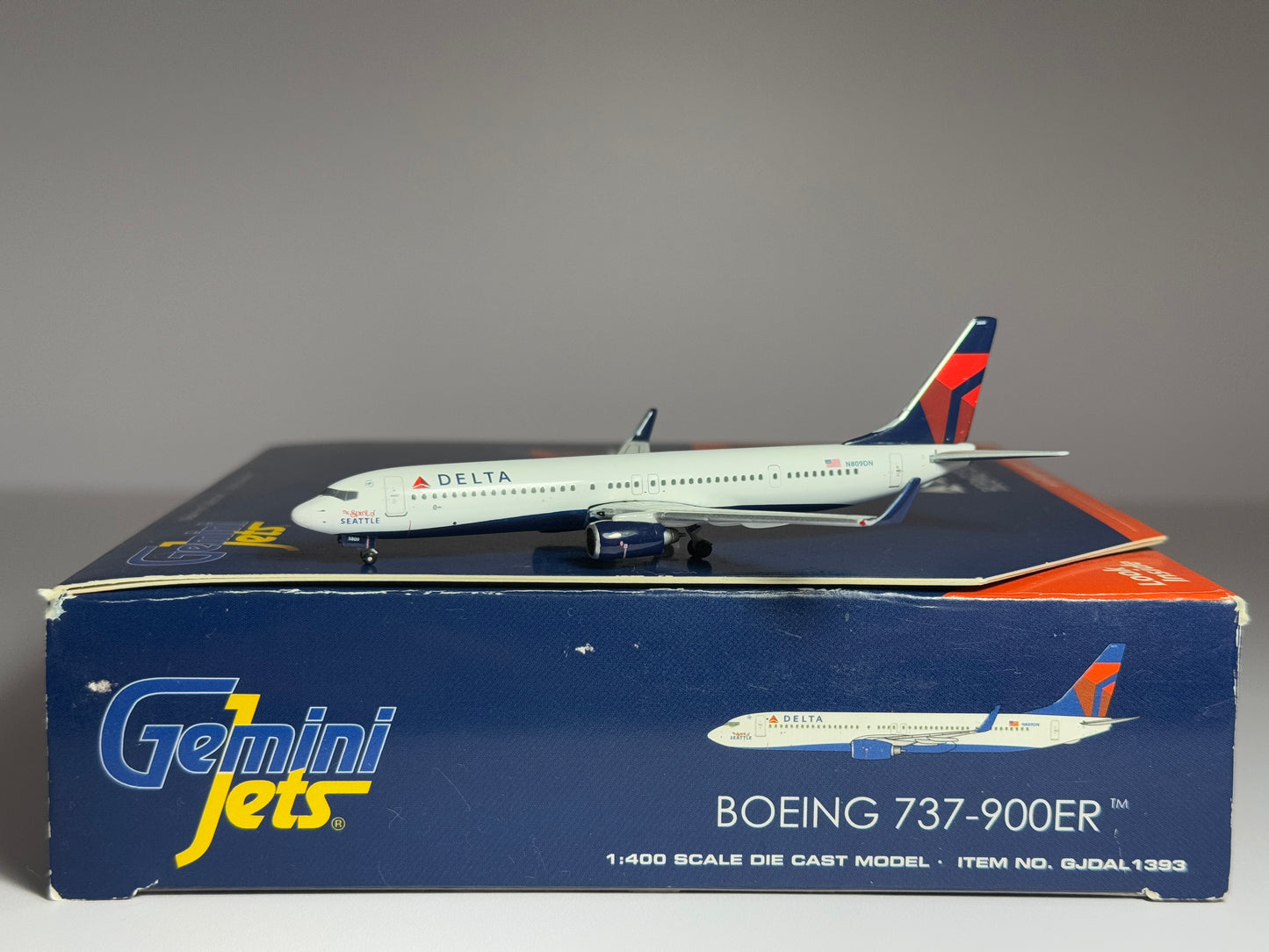 1:400 Gemini Jets Delta Air Lines Boeing 737-900 N809DN Spirit of Seattle GJDAL1393