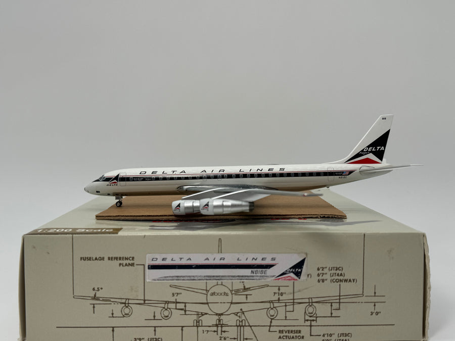 Aeroclassics 1:200 Delta Air Lines Douglas DC-8-50 N818E Widget AC150916