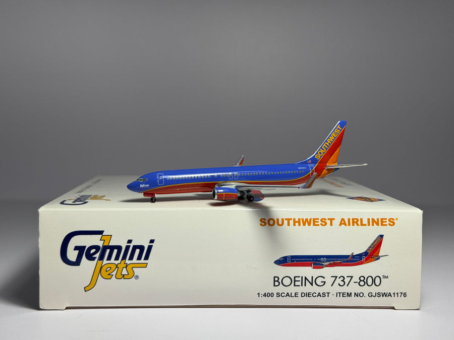 Gemini Jets 1:400 Southwest Airlines Boeing 737-800 N8301J Canyon Blue GJSWA1176