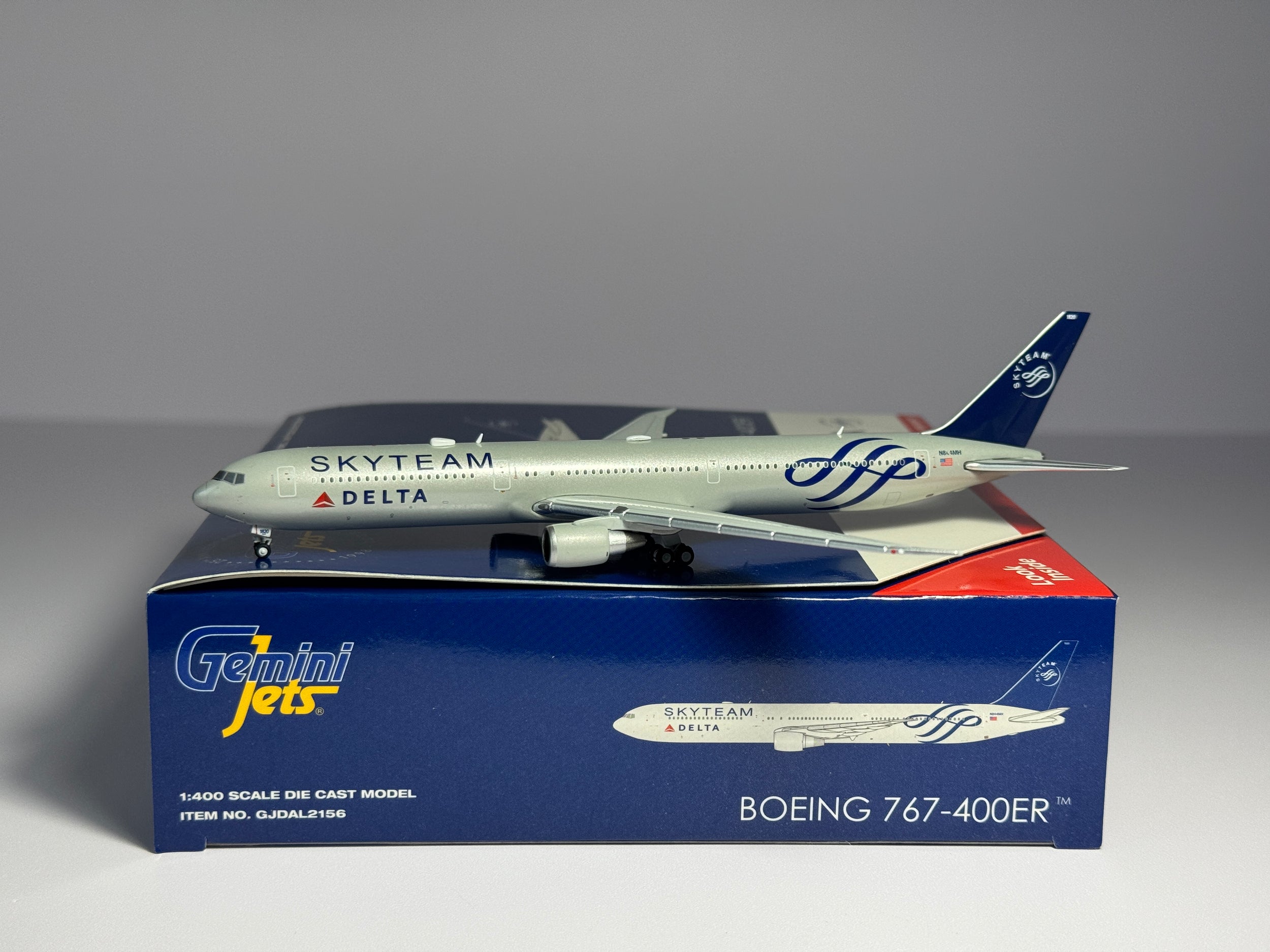 Gemini Jets 1:400 Delta Air Lines Boeing 767-400ER N844MH "Skyteam" GJDAL2156