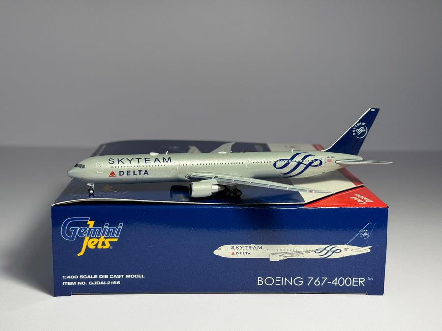 Gemini Jets 1:400 Delta Air Lines Boeing 767-400ER N844MH "Skyteam" GJDAL2156
