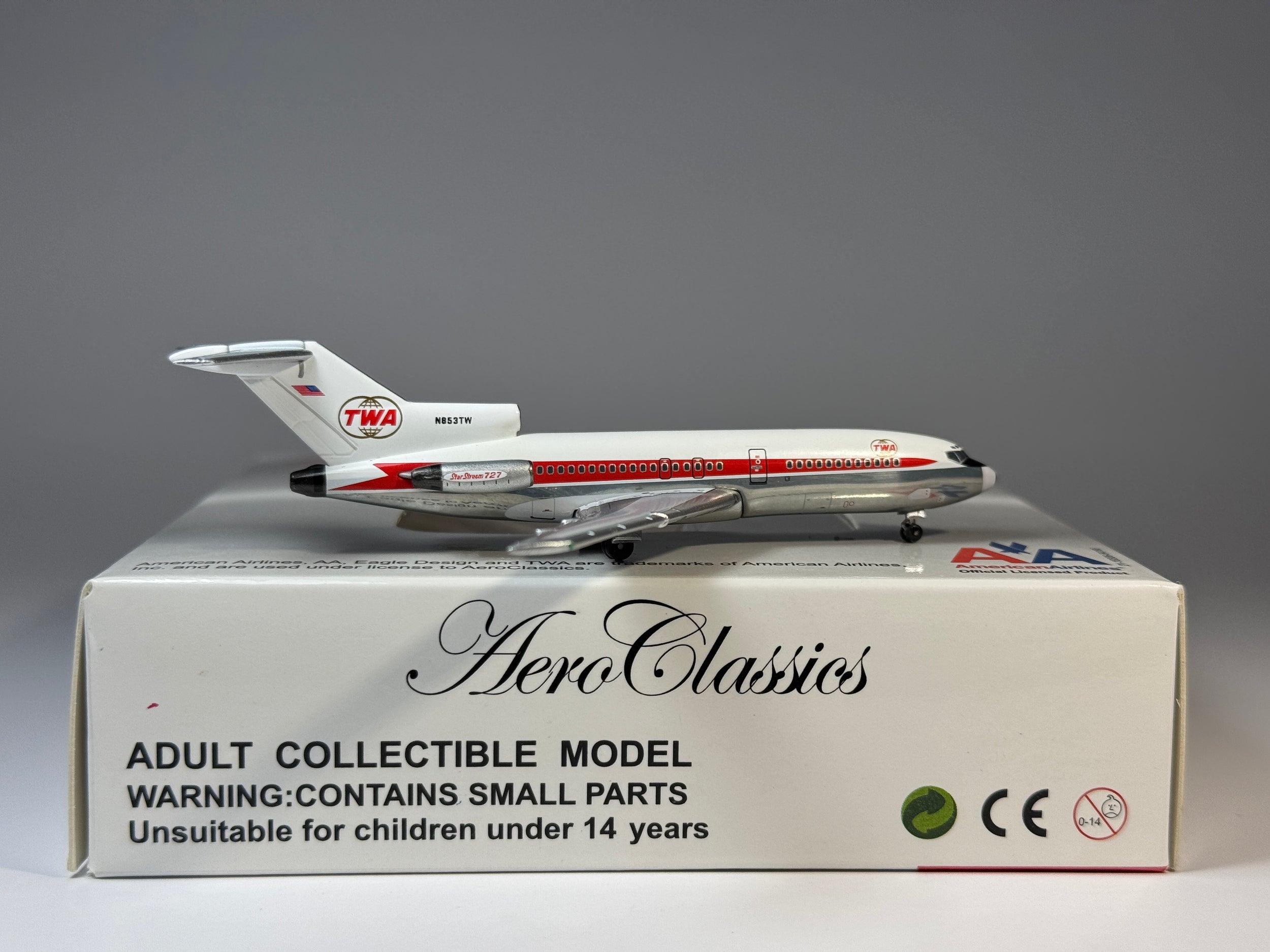 Aeroclassics 1:400 TWA Boeing 727-100 N853TW Double Globe ACN853TW