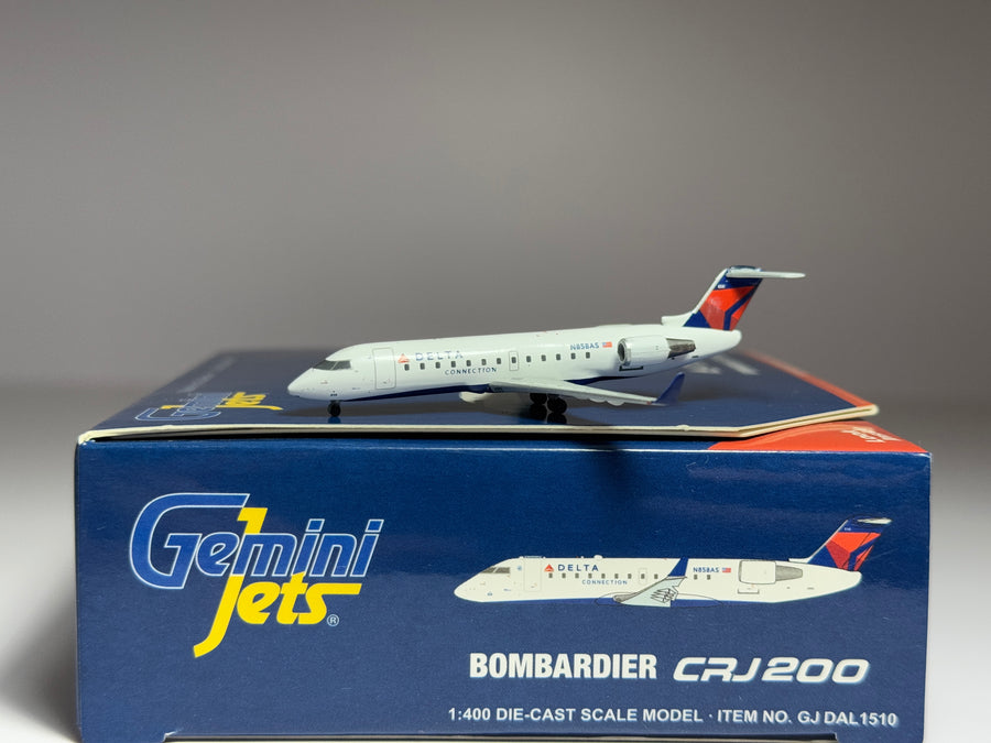 1:400 Gemini Jets Delta Connection Bombardier CRJ200 N858AS Express Jet GJDAL1510