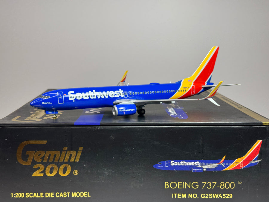 Gemini Jets 1:200 Southwest Boeing 737-800 N8642E Heart One G2SWA529