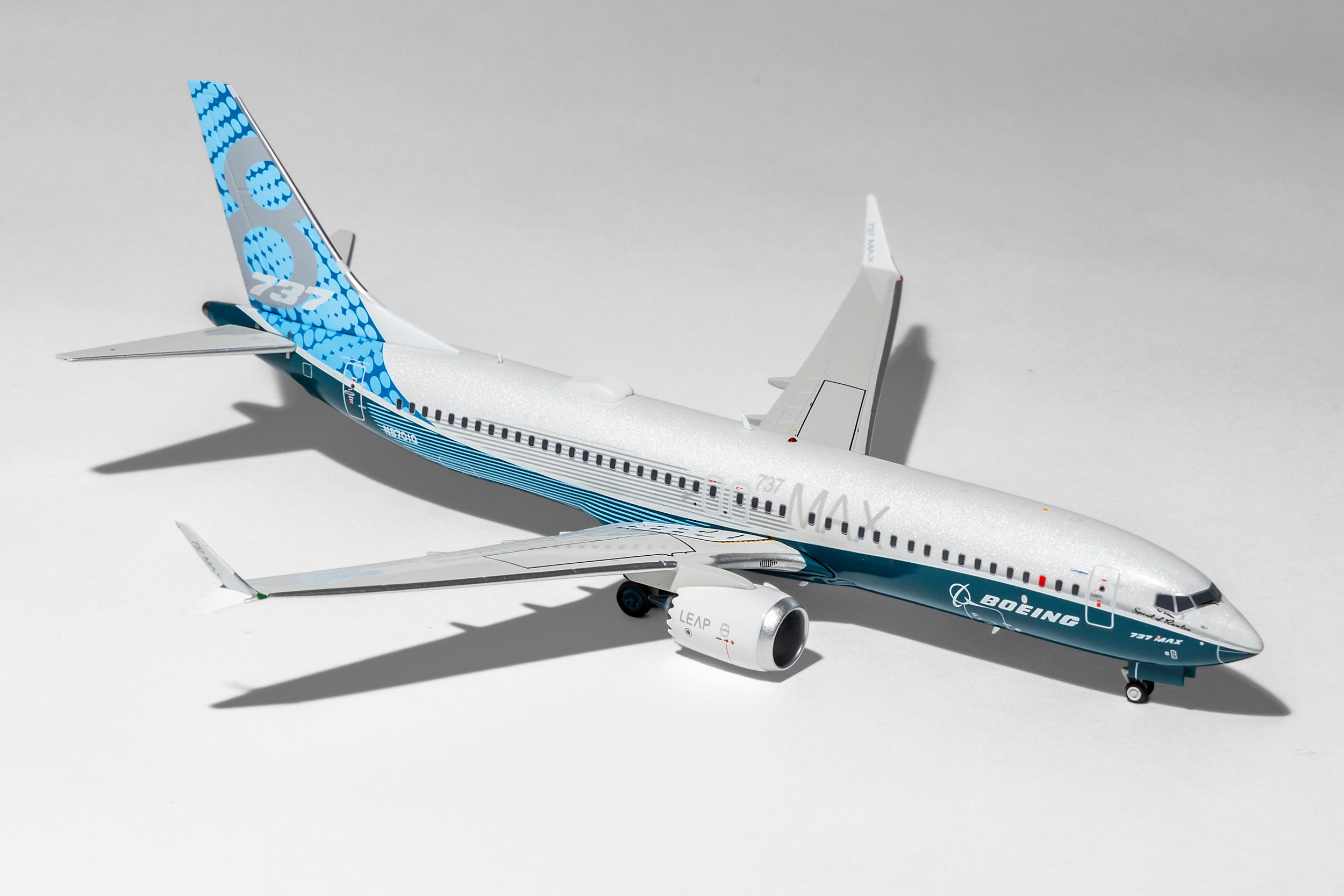 Inflight200 House Colors Boeing 737 MAX8 N8701Q rollout scheme KJ-B73M-095