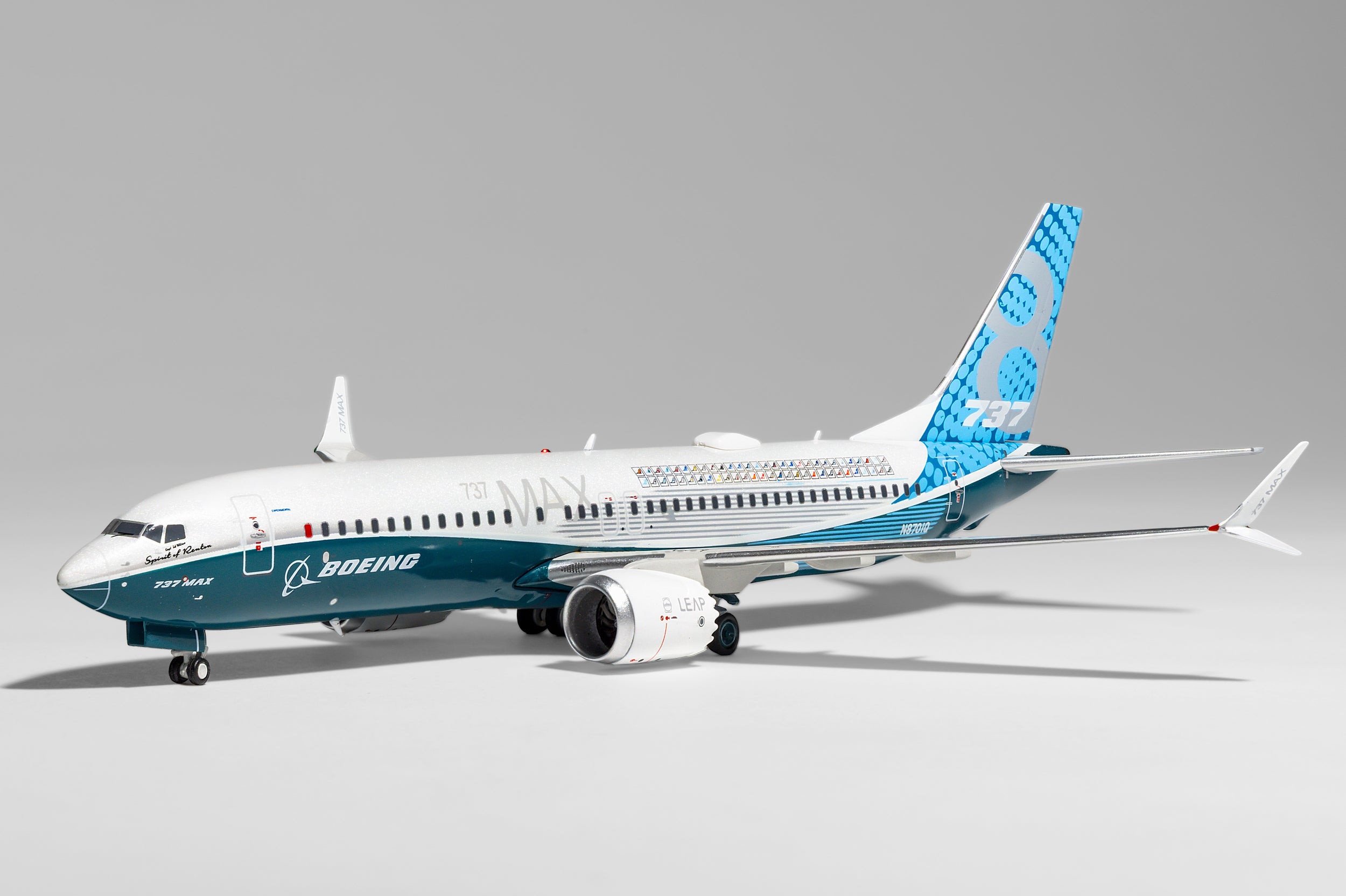 Inflight200 House Colors Boeing 737 MAX8 N8701Q rollout scheme KJ-B73M-095