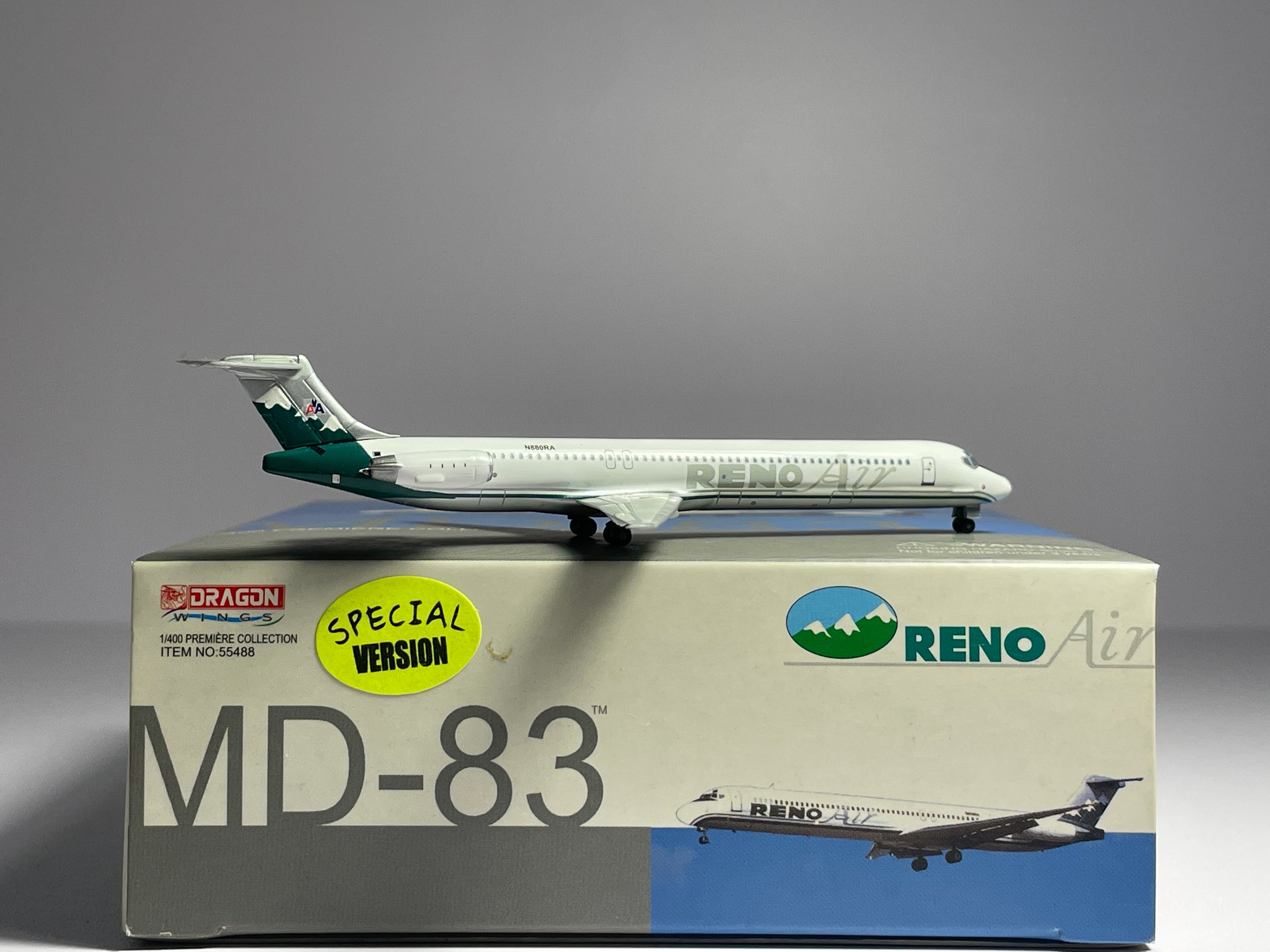 Dragon Wings 1:400 Reno Air McDonnell Douglas MD-83 N879RA Special Edition 55488