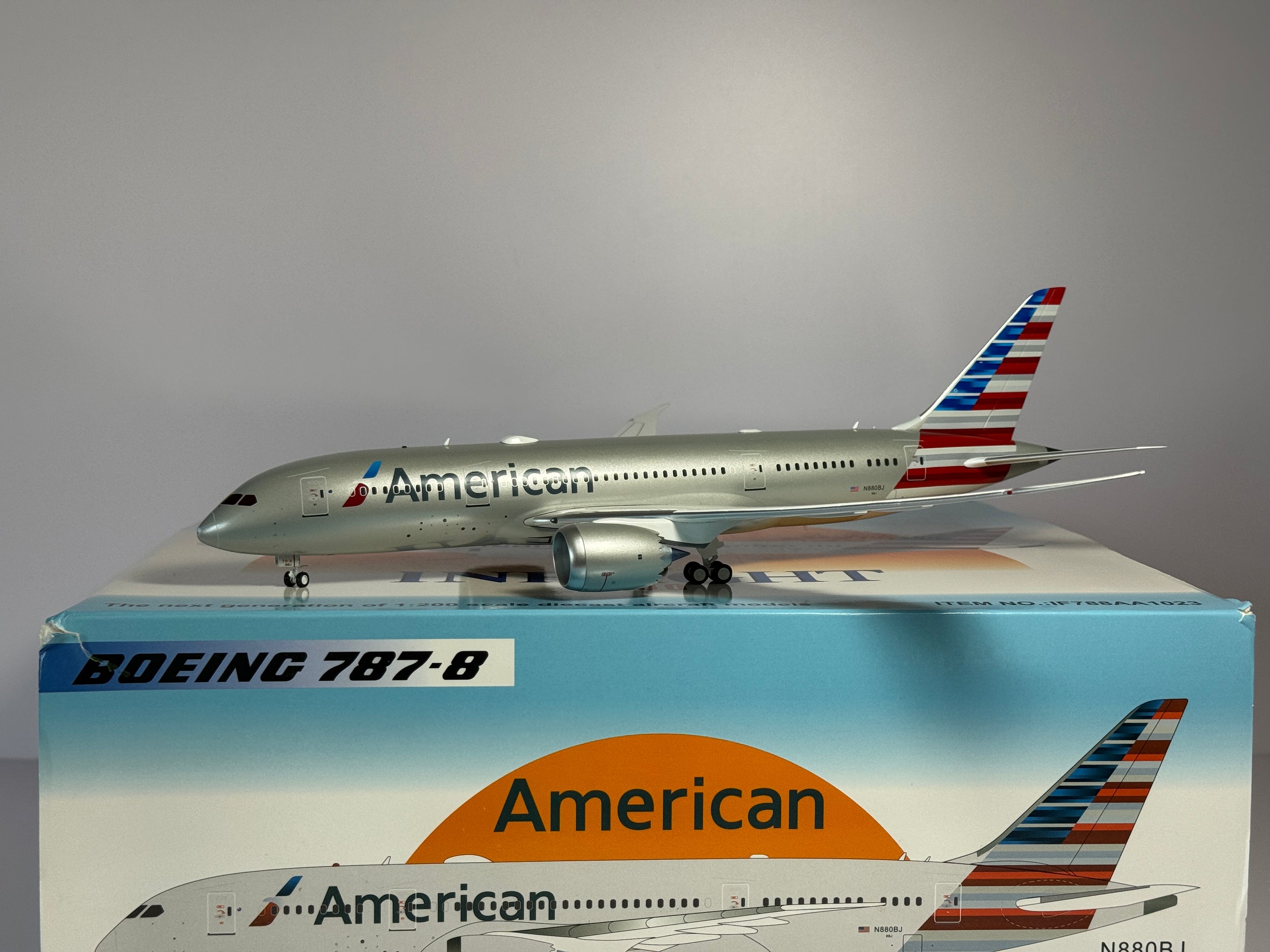 Inflight 1:200 American Airlines Boeing 787-8 N880BJ current scheme IF788AA1023