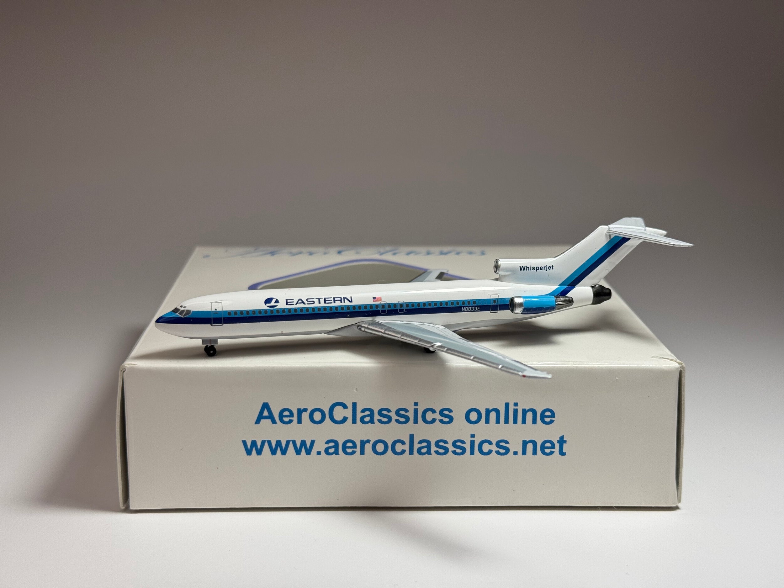 Aeroclassics 1:400 Eastern Airlines Boeing 727-200 N8833E Hockey Stick ACN8833E