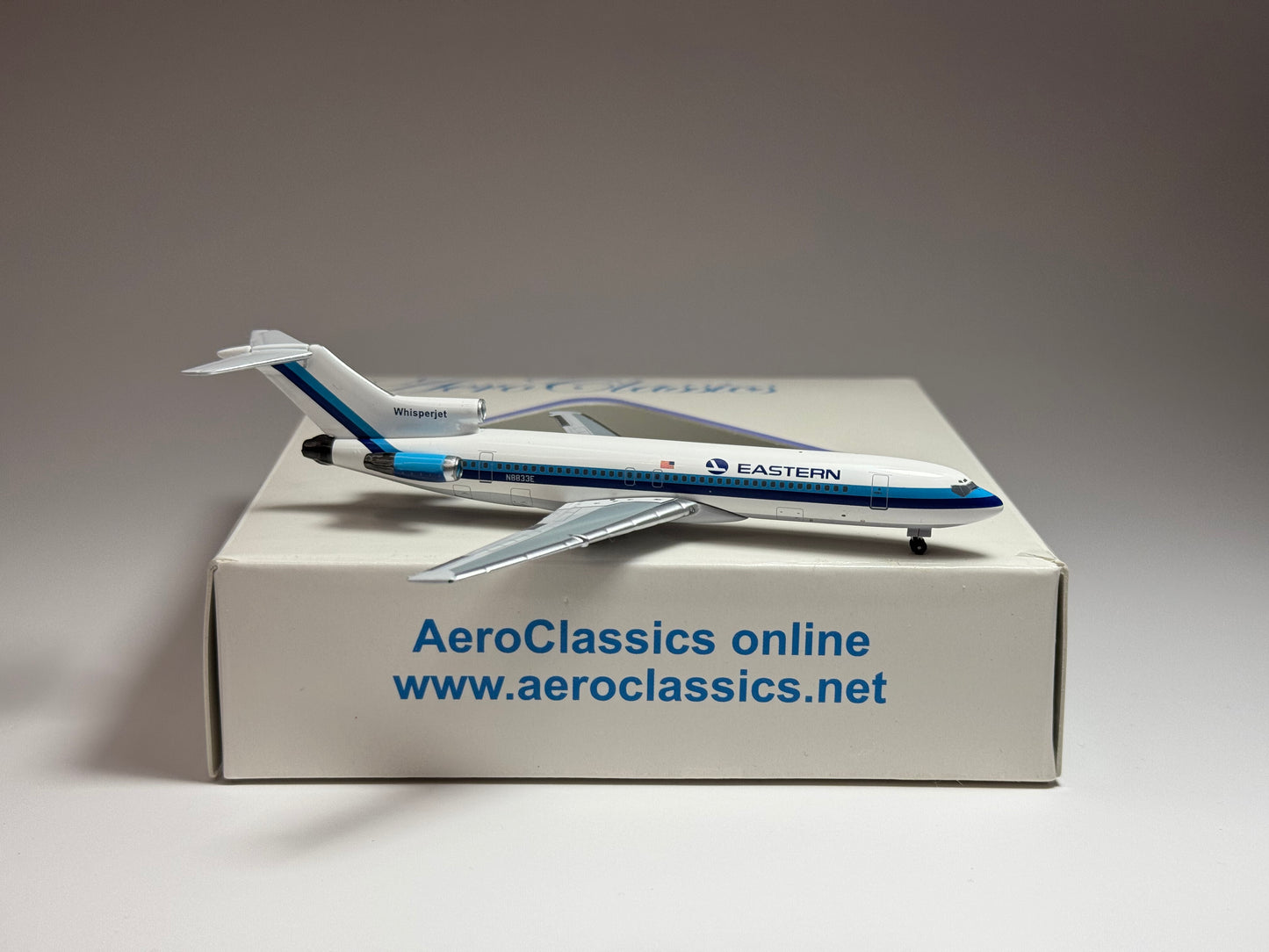 Aeroclassics 1:400 Eastern Airlines Boeing 727-200 N8833E Hockey Stick ACN8833E