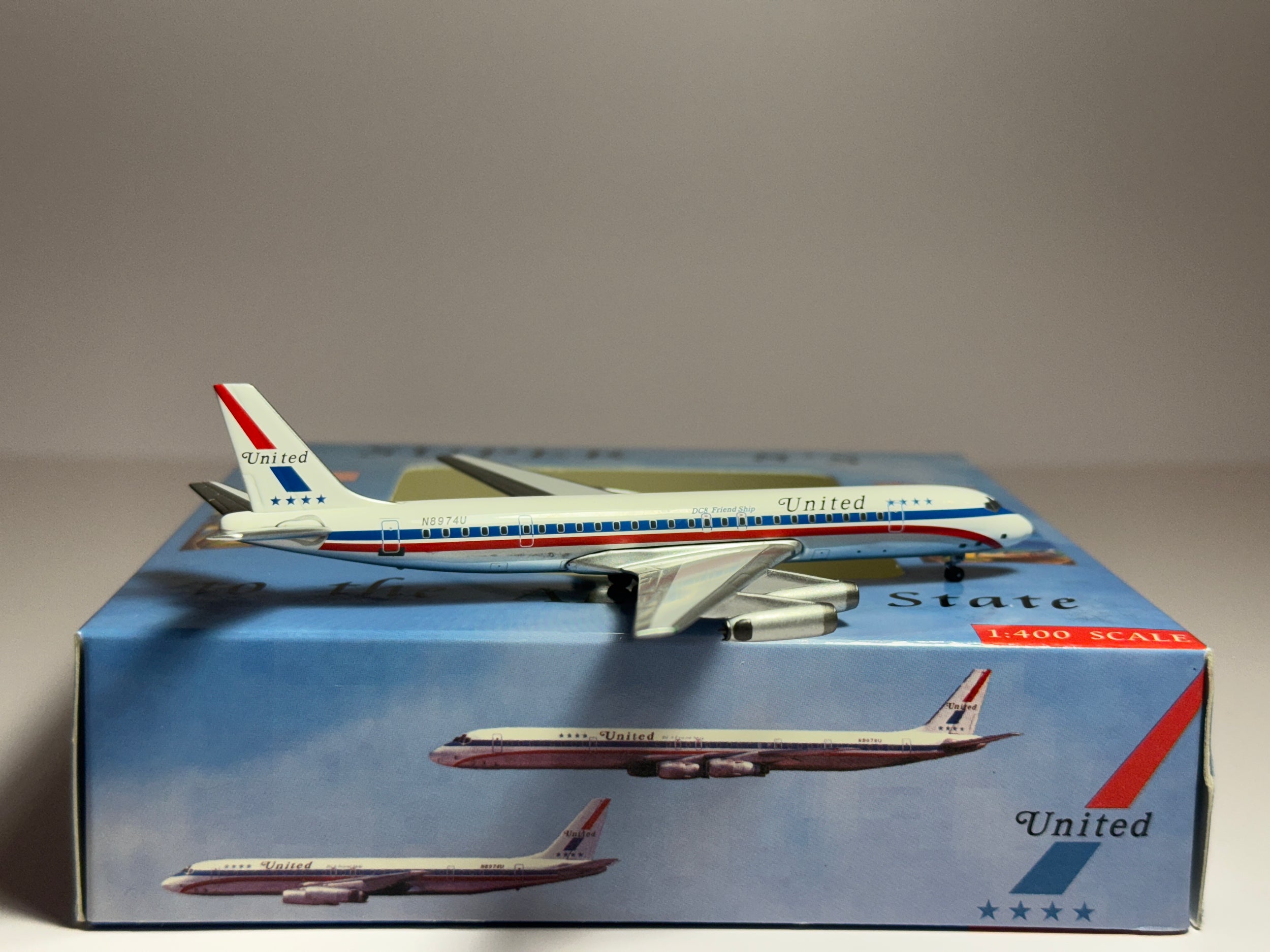 Aeroclassics 1:400 United Airlines Douglas DC-8-62 N8974U Stars & Bars S8UAL006