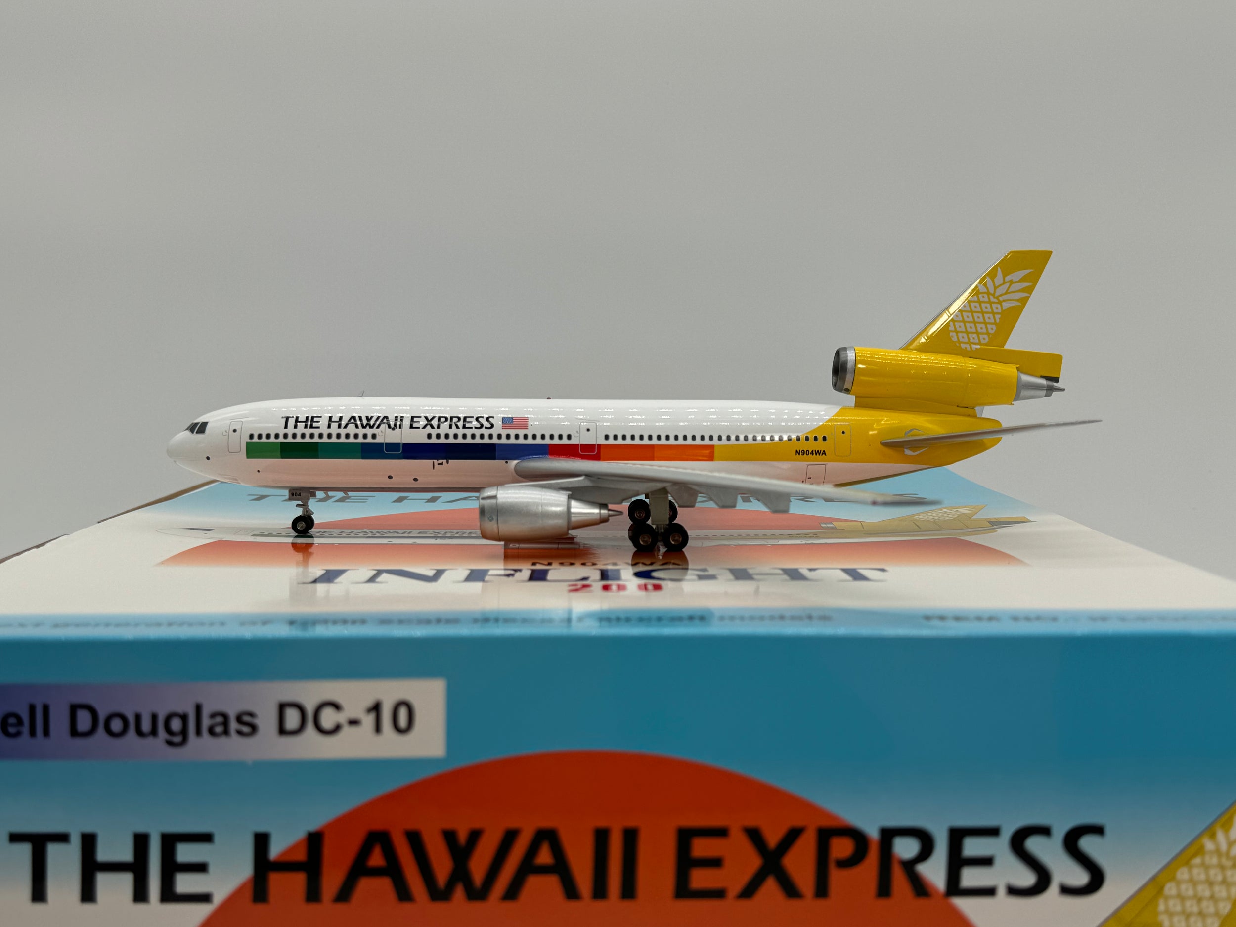 Inflight200 The Hawaii Express McDonnell Douglas DC-10 N904WA Pineapple tail IFLPDC10001