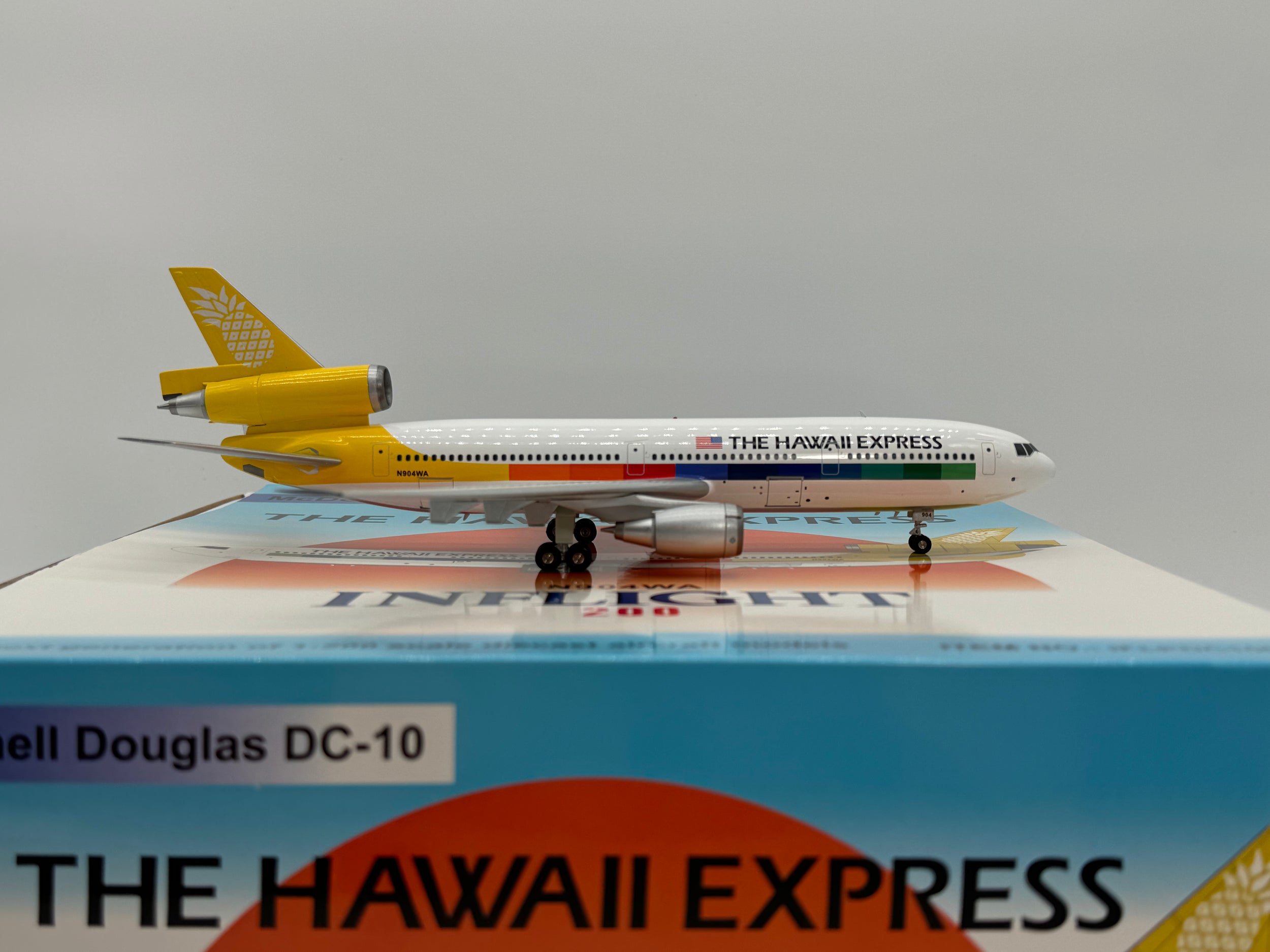 Inflight200 The Hawaii Express McDonnell Douglas DC-10 N904WA Pineapple tail IFLPDC10001