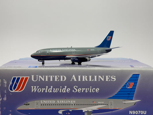 Inflight200 United Airlines Boeing 737-200 N9070U Battleship Grey IF7321112