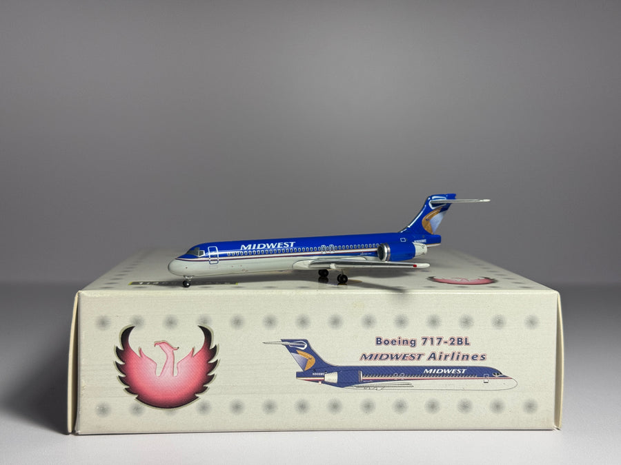 Phoenix Models 1:400 Midwest Airlines Boeing 717-200 N908ME PH10035