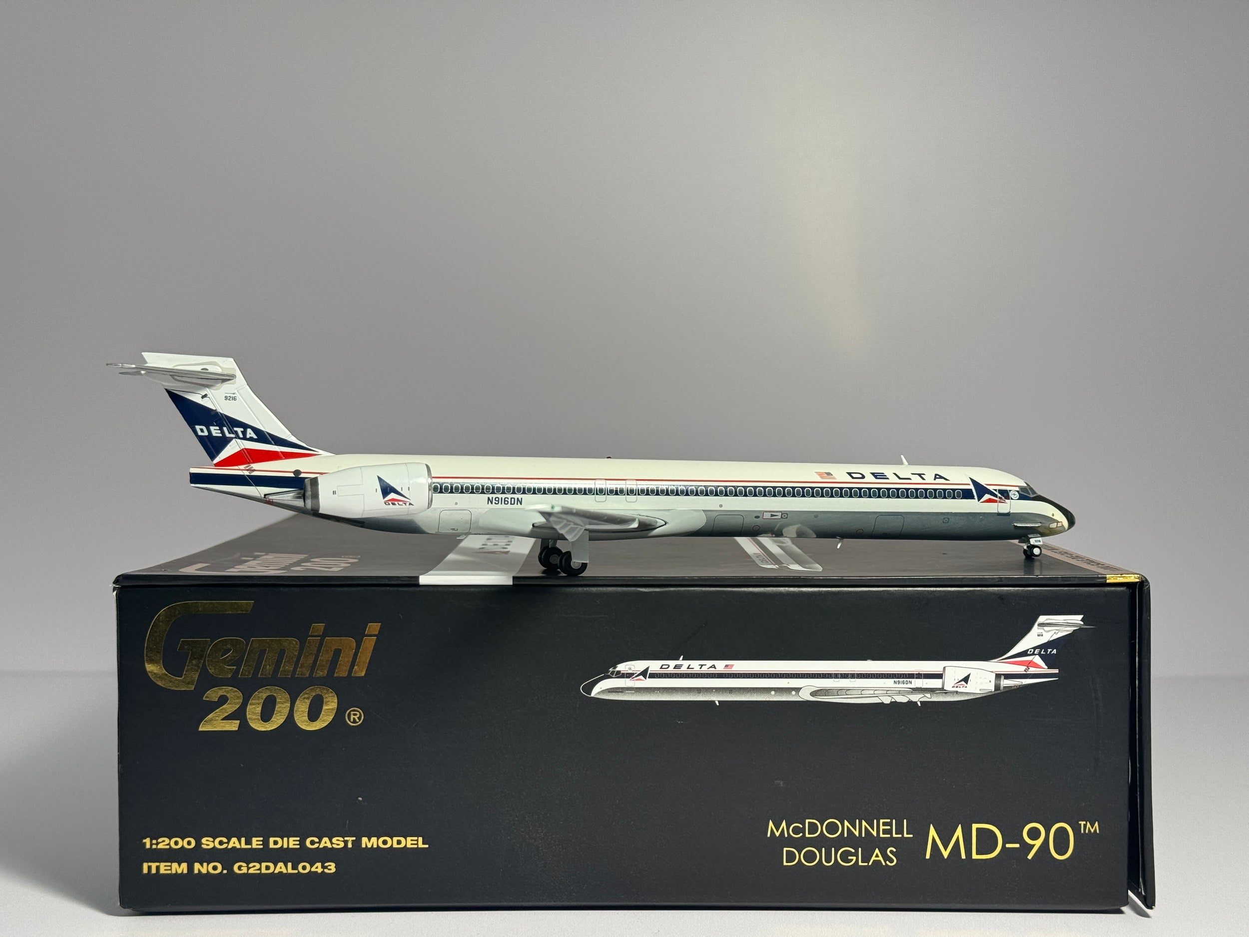 Gemini Jets 1:200 Delta Air Lines McDonnell Douglas MD-90 N916DN Widget G2DAL043