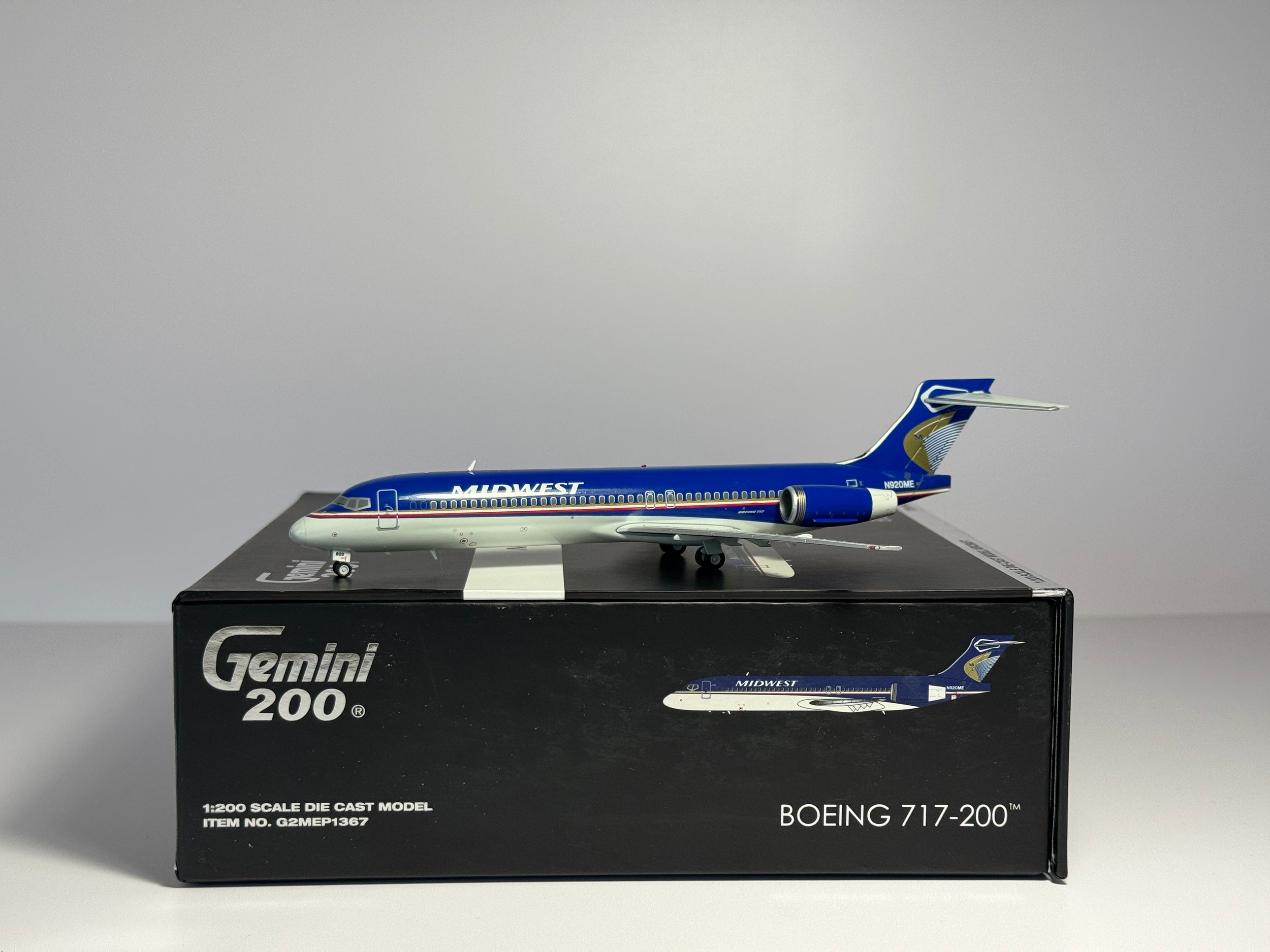 Gemini Jets 1:200 Midwest Express Boeing 717-200 N920ME G2MEP1367