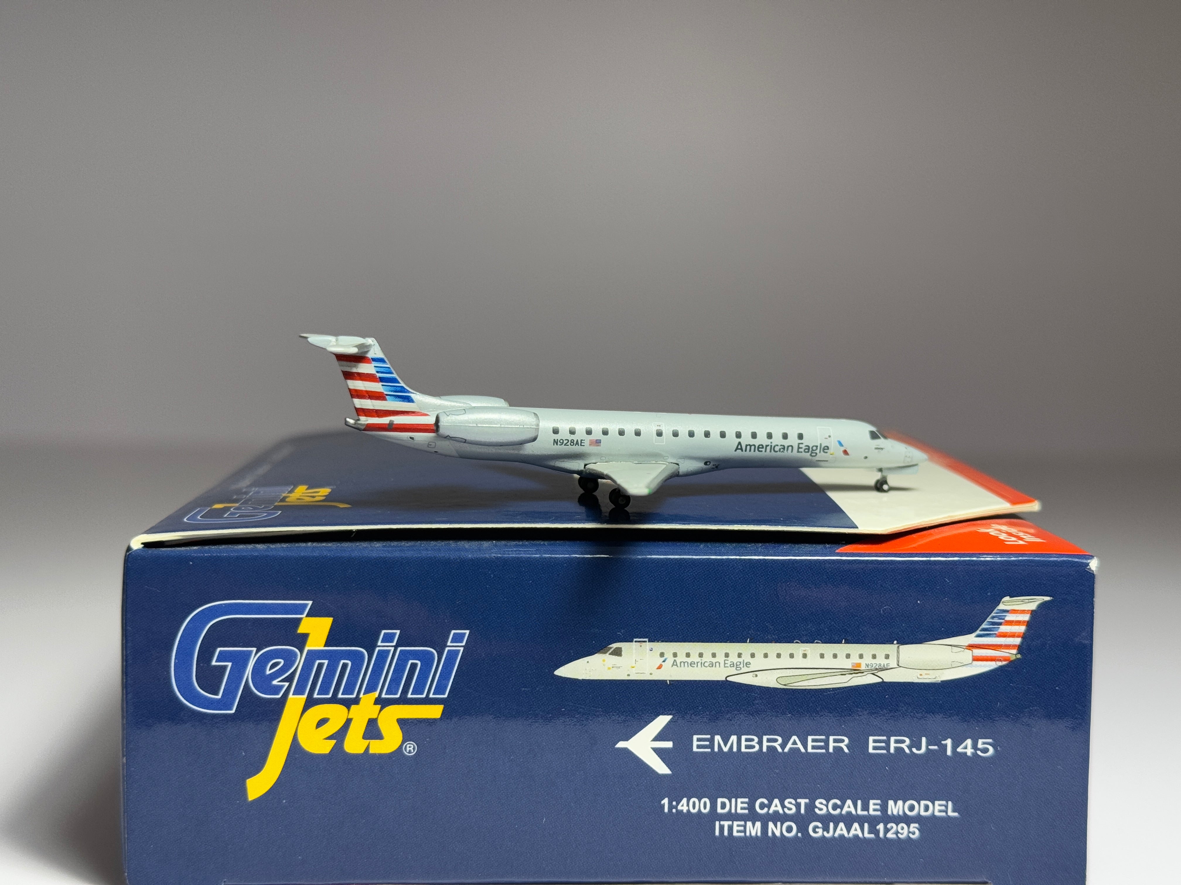 American Eagle Embraer E145 1:400 Gemini Jets N928AE (GJAAL1295)