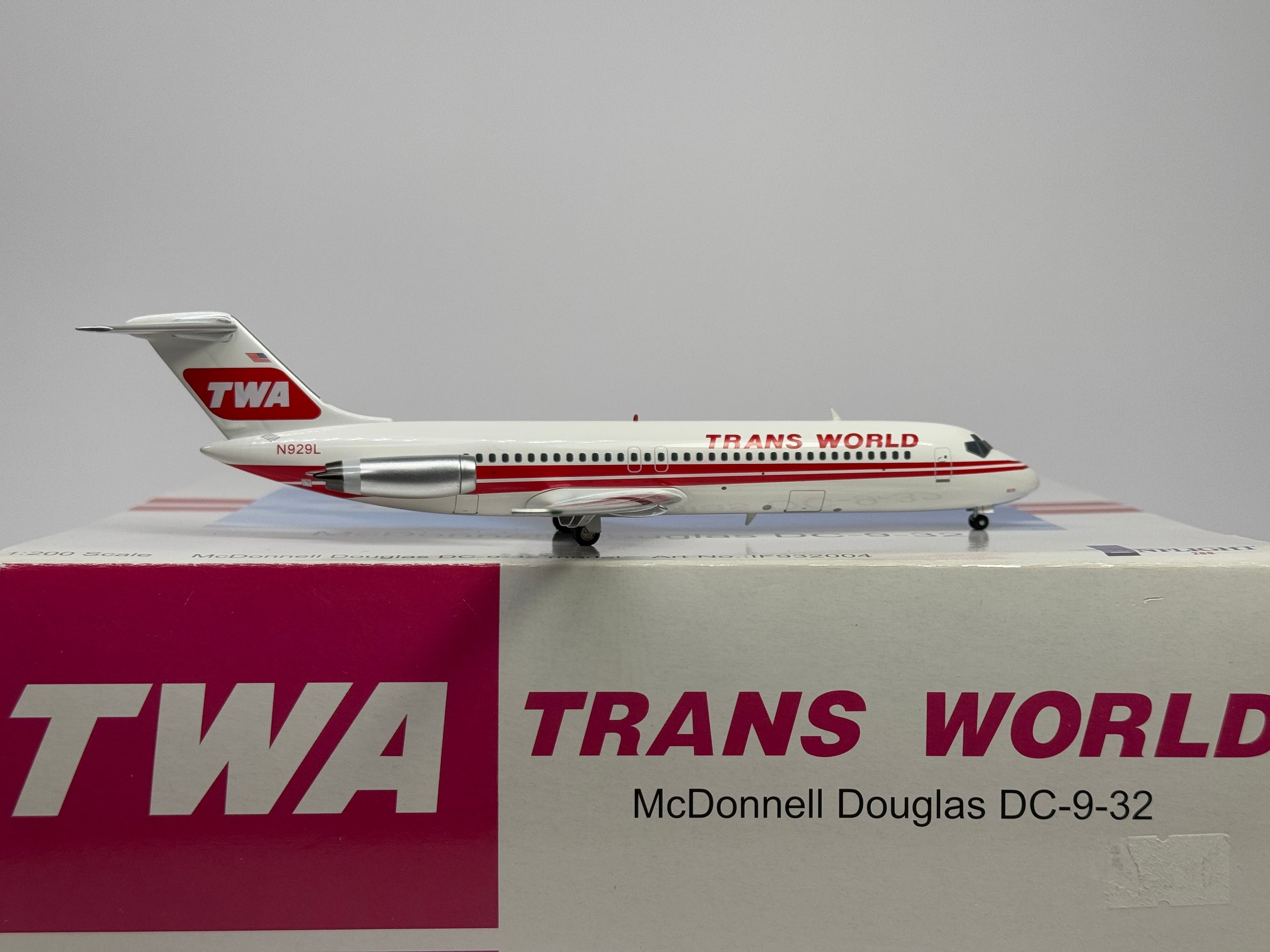 Inflight200 1:200 TWA Trans World Douglas DC-9-32 N929L Dual Stripes IF932004