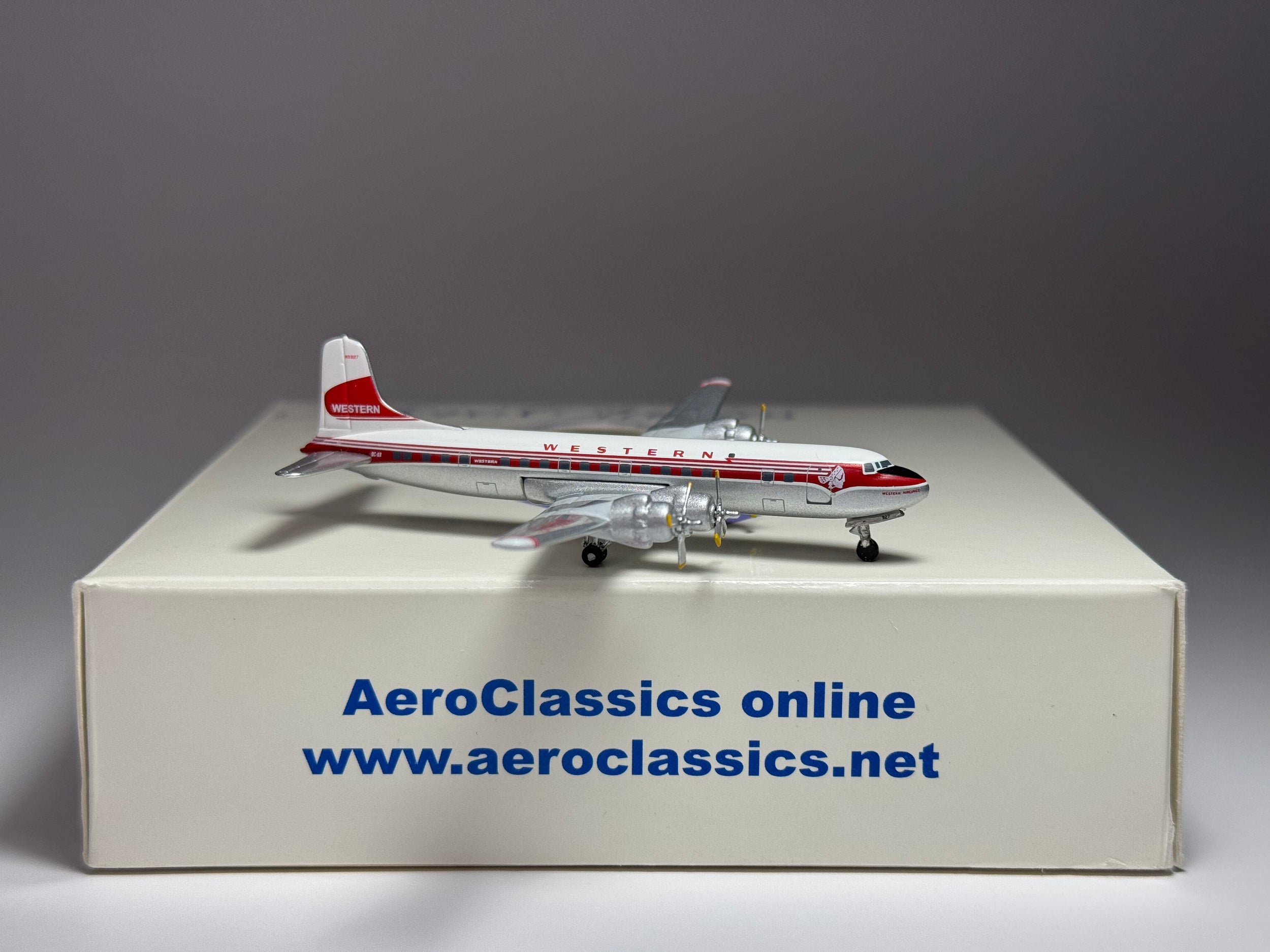 Aeroclassics 1:400 Western Airlines Douglas DC-6B N93127 ACWAL013