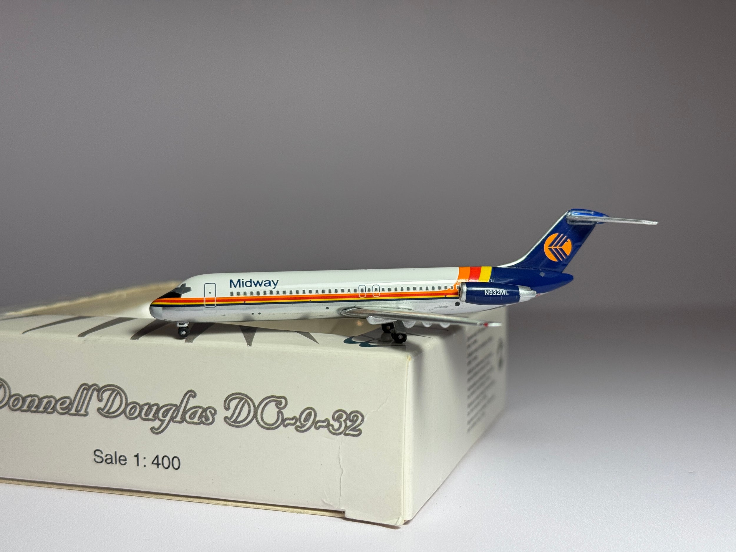 Net Models 1:400 Midway Airlines Douglas DC-9-30 N932ML NMN932ML