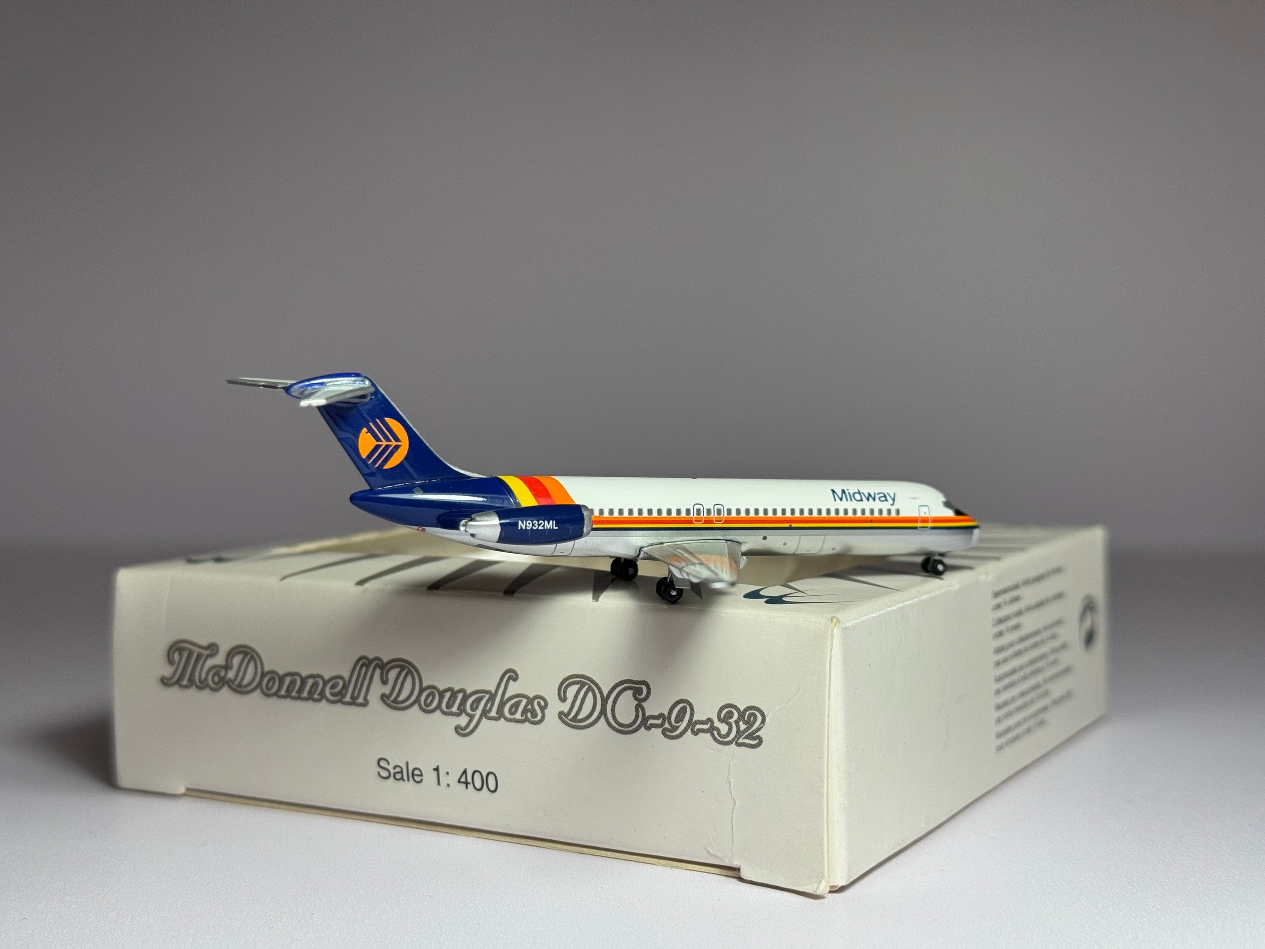Net Models 1:400 Midway Airlines Douglas DC-9-30 N932ML NMN932ML