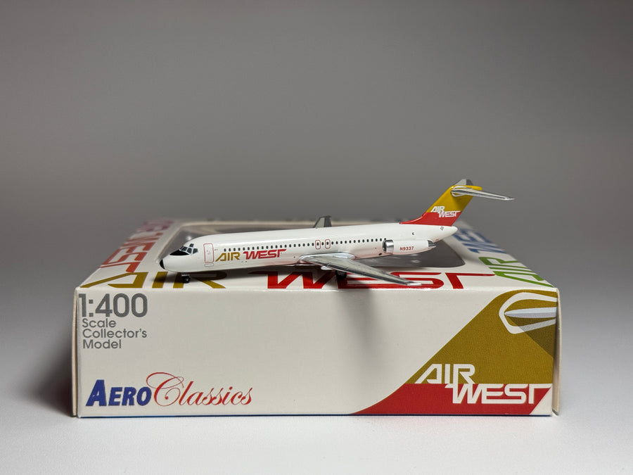 Aeroclassics 1:400 Air West Douglas DC-9-30 N9337 Yellow/Orange Tail ACN9337
