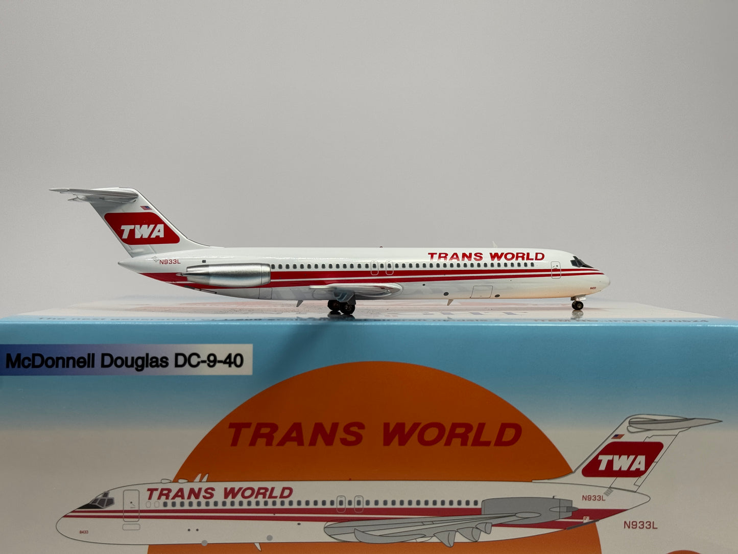 Inflight200 TWA Douglas DC-9-41 N933L Twin Stripes IF941TW0624